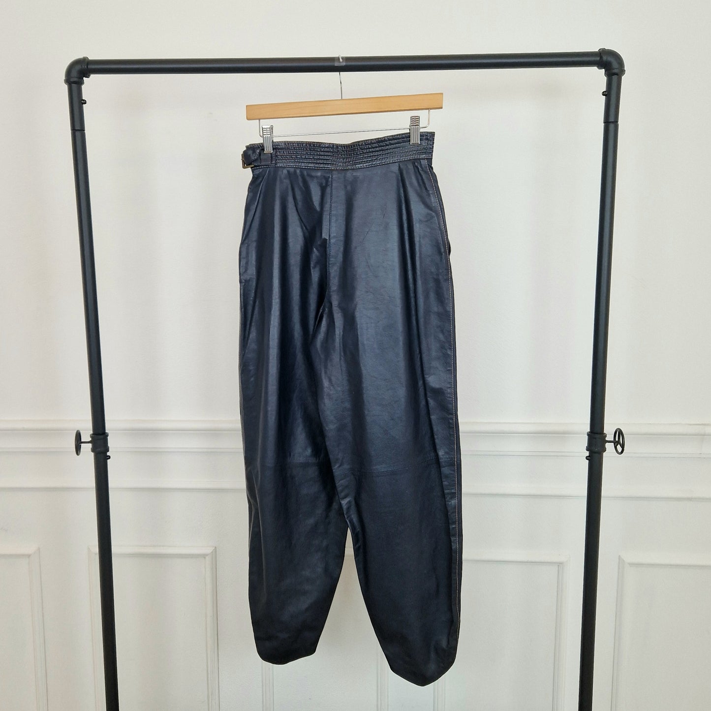 Pantaloni vintage pelle blu