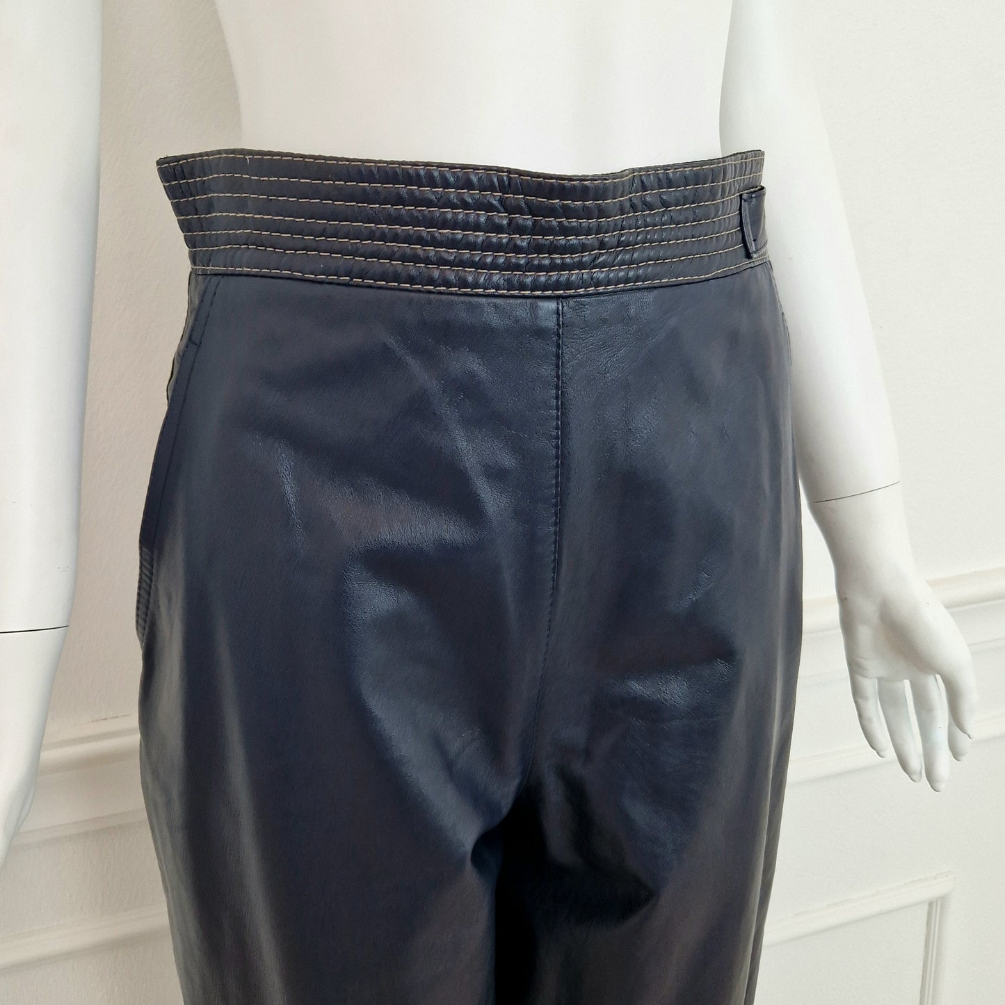 Pantaloni vintage pelle blu