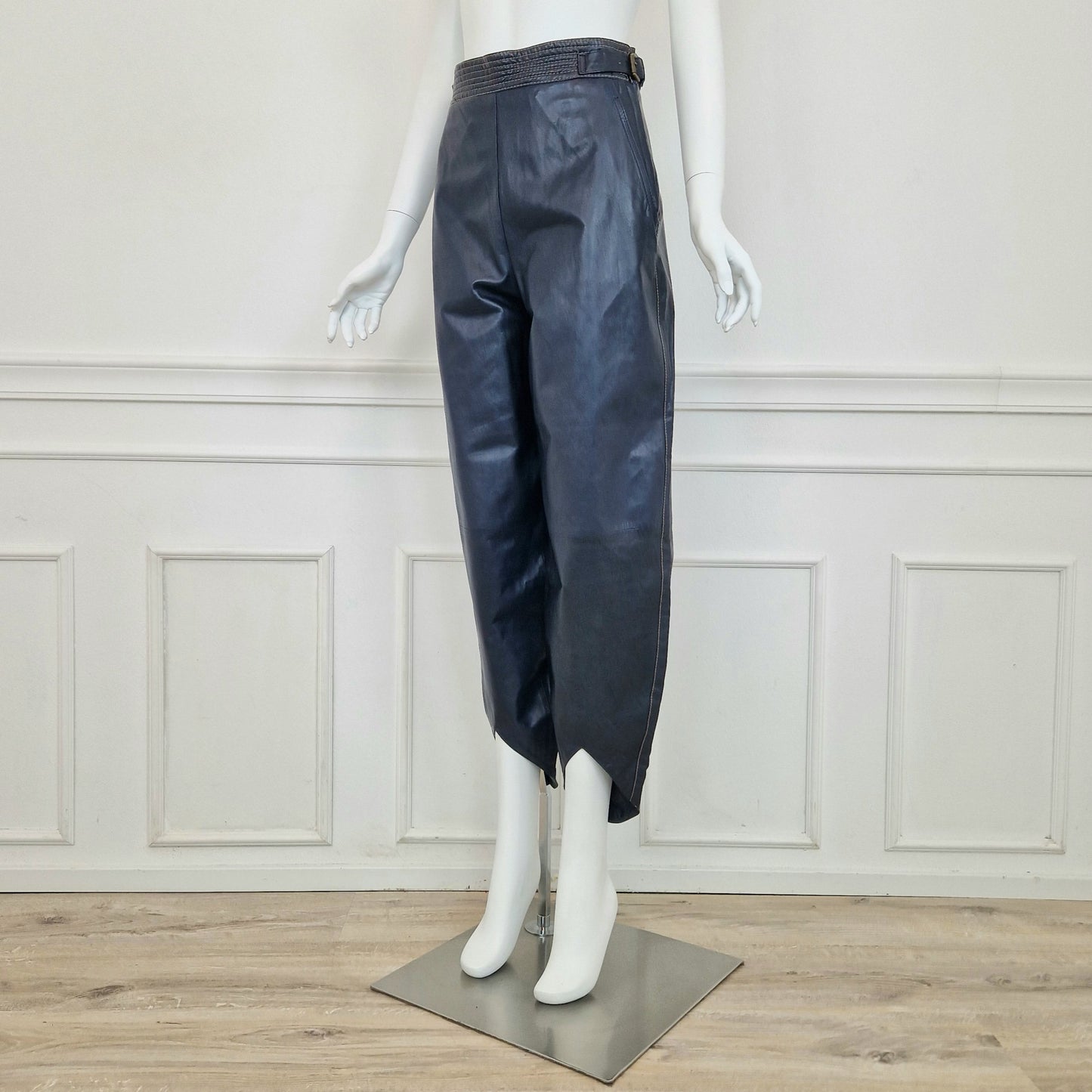 Pantaloni vintage pelle blu