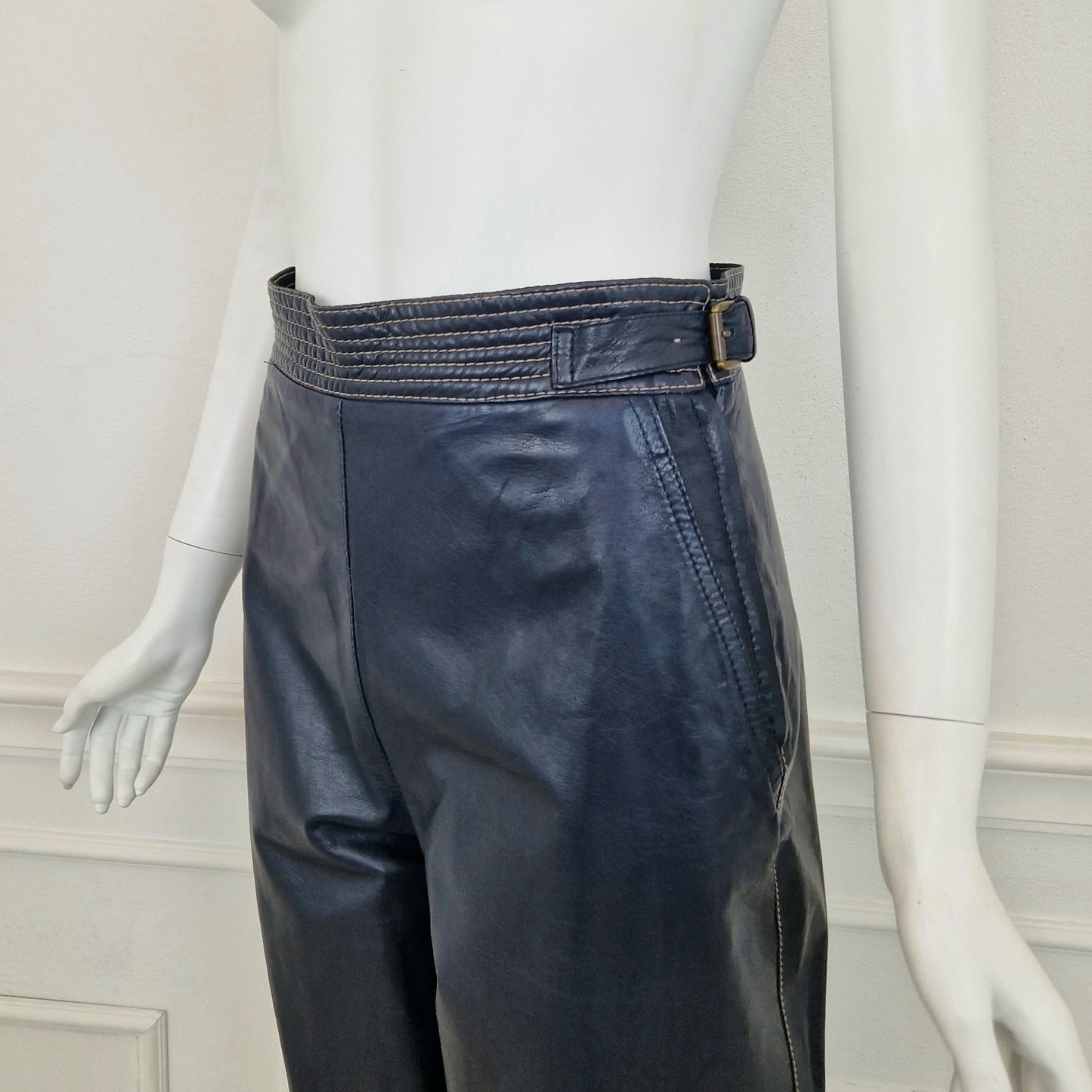 Pantaloni vintage pelle blu