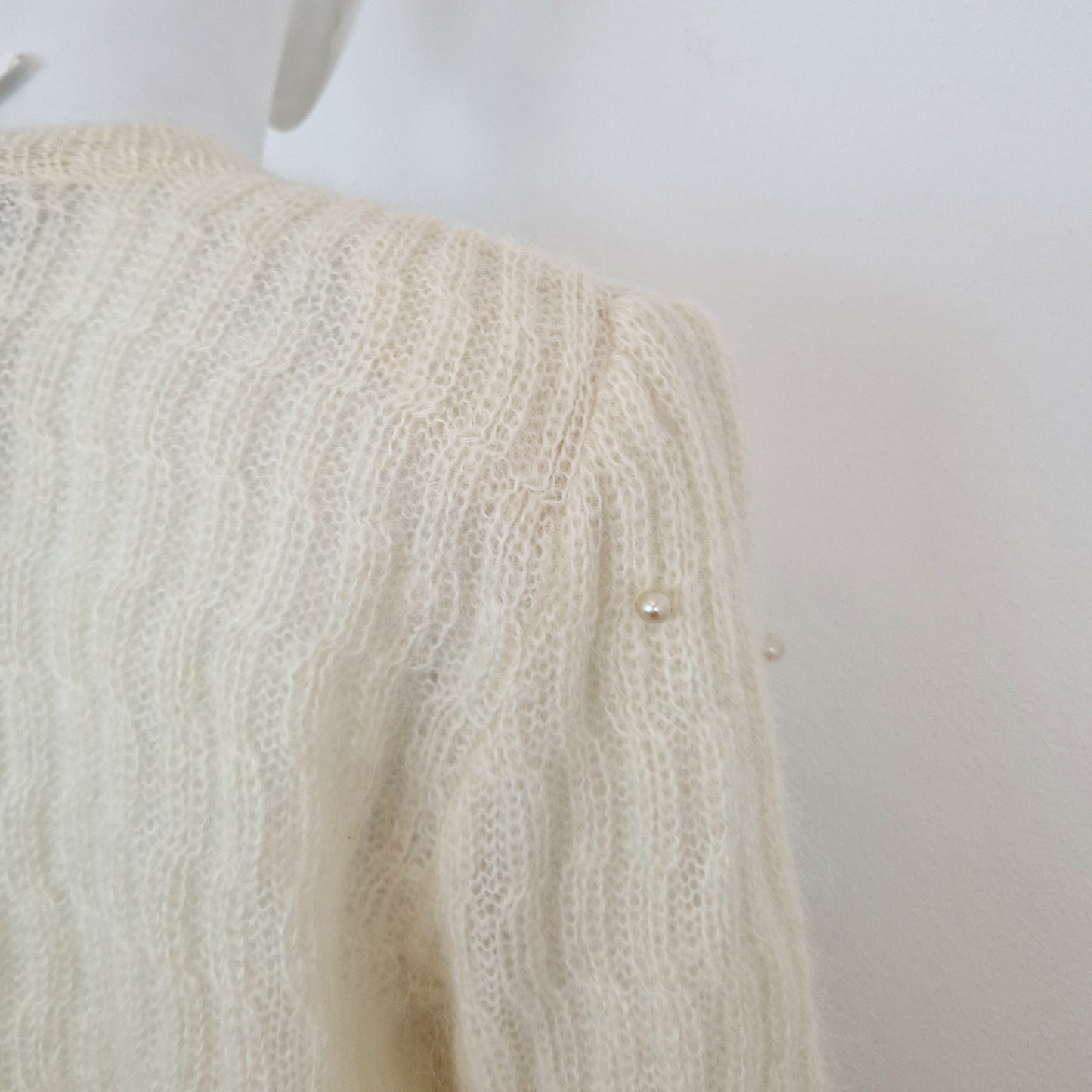 Cardigan vintage bianco latte con perle