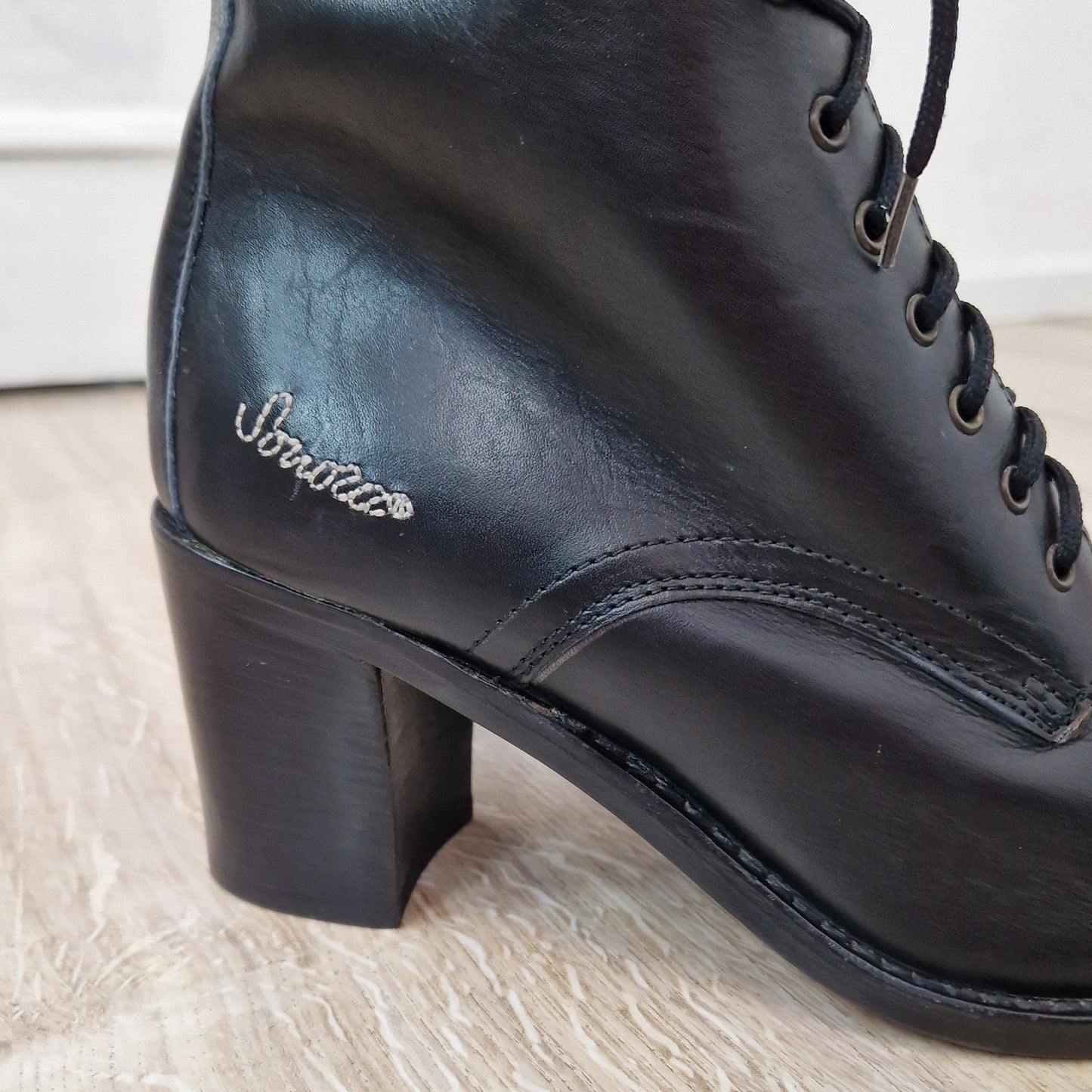 Sonora Boots | Stivali stringati in pelle nera