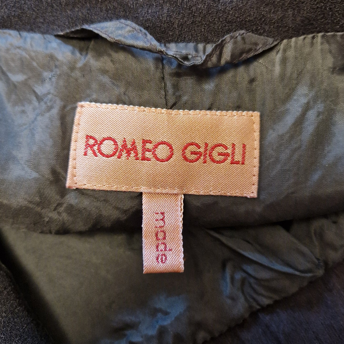 Romeo Gigli | Giacca lunga nera con perle 1995