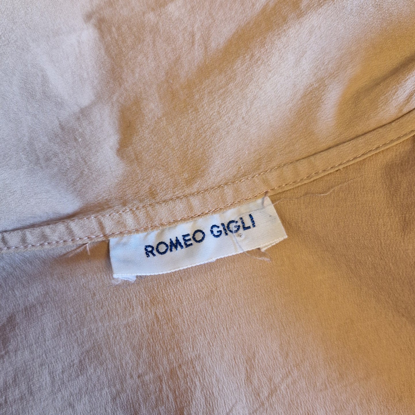 Romeo Gigli | Camicia rosa cipria maxi collo