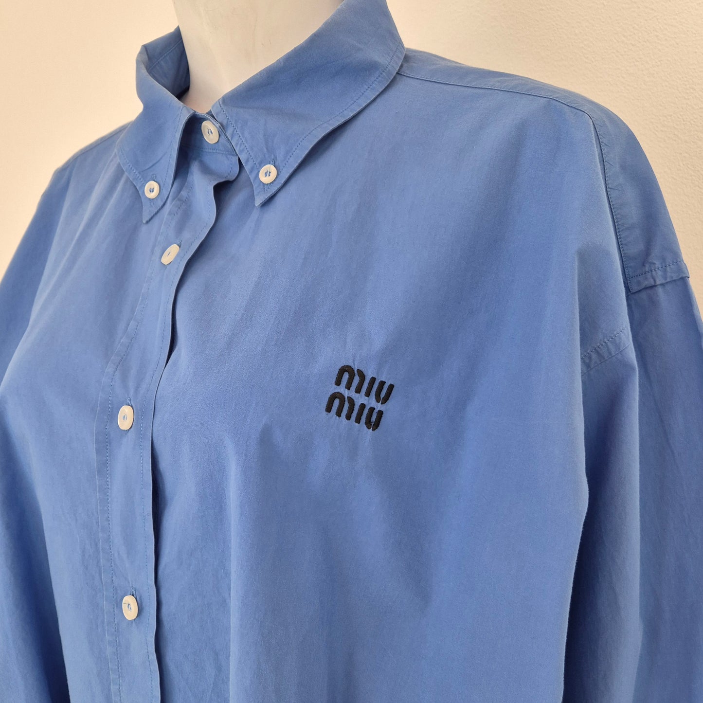 Miu Miu | Camicia azzurra logo ricamato