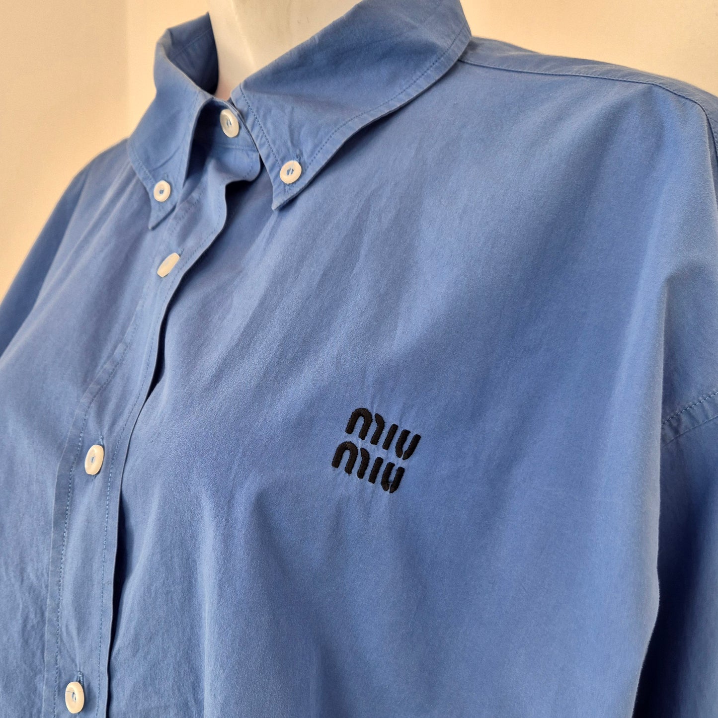 Miu Miu | Camicia azzurra logo ricamato