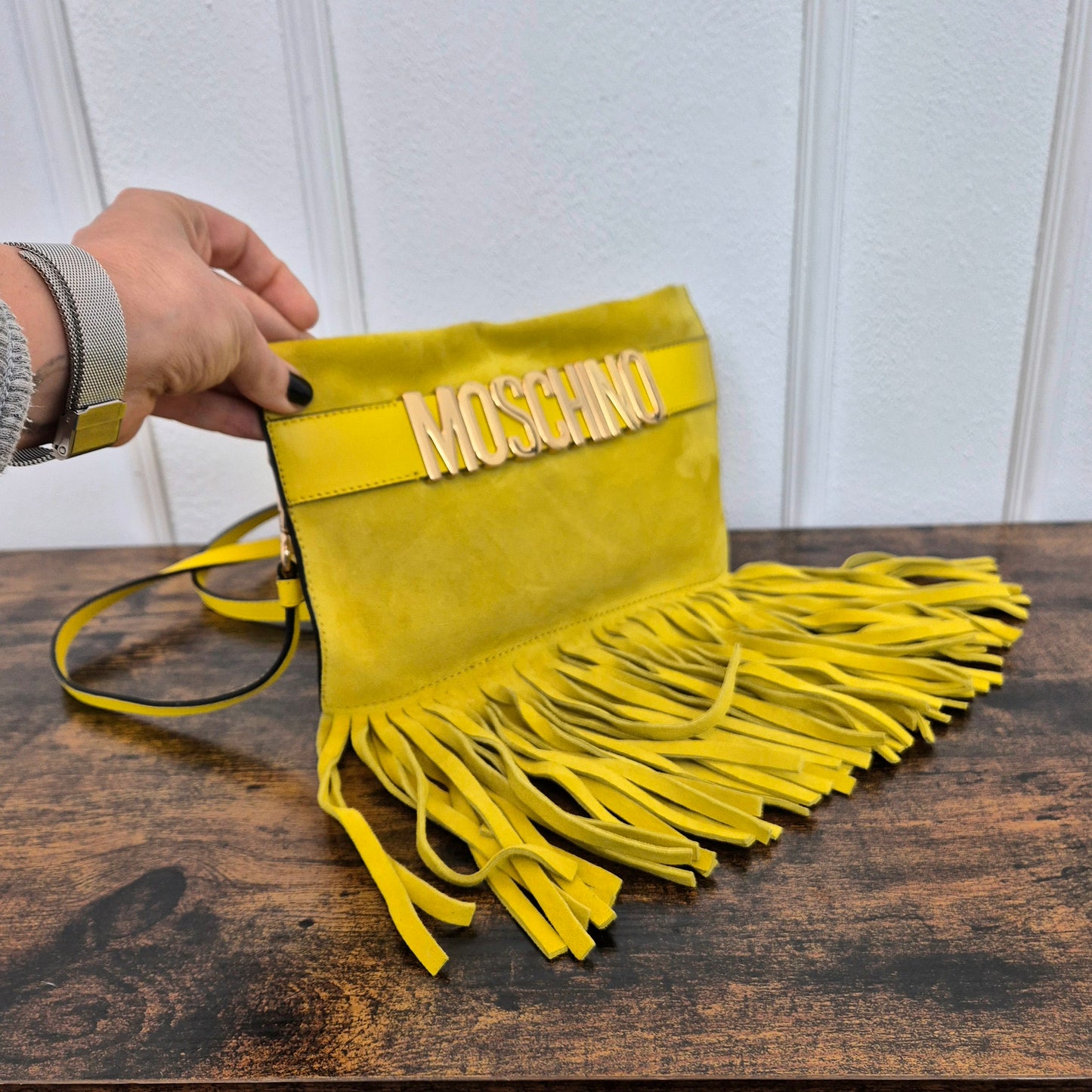 Moschino | Borsa suede giallo con frange