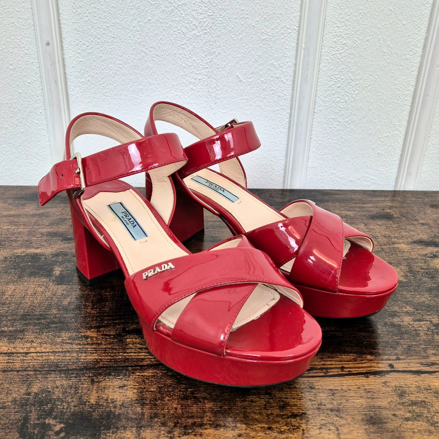 Prada | Sandali in vernice rossa nr.36