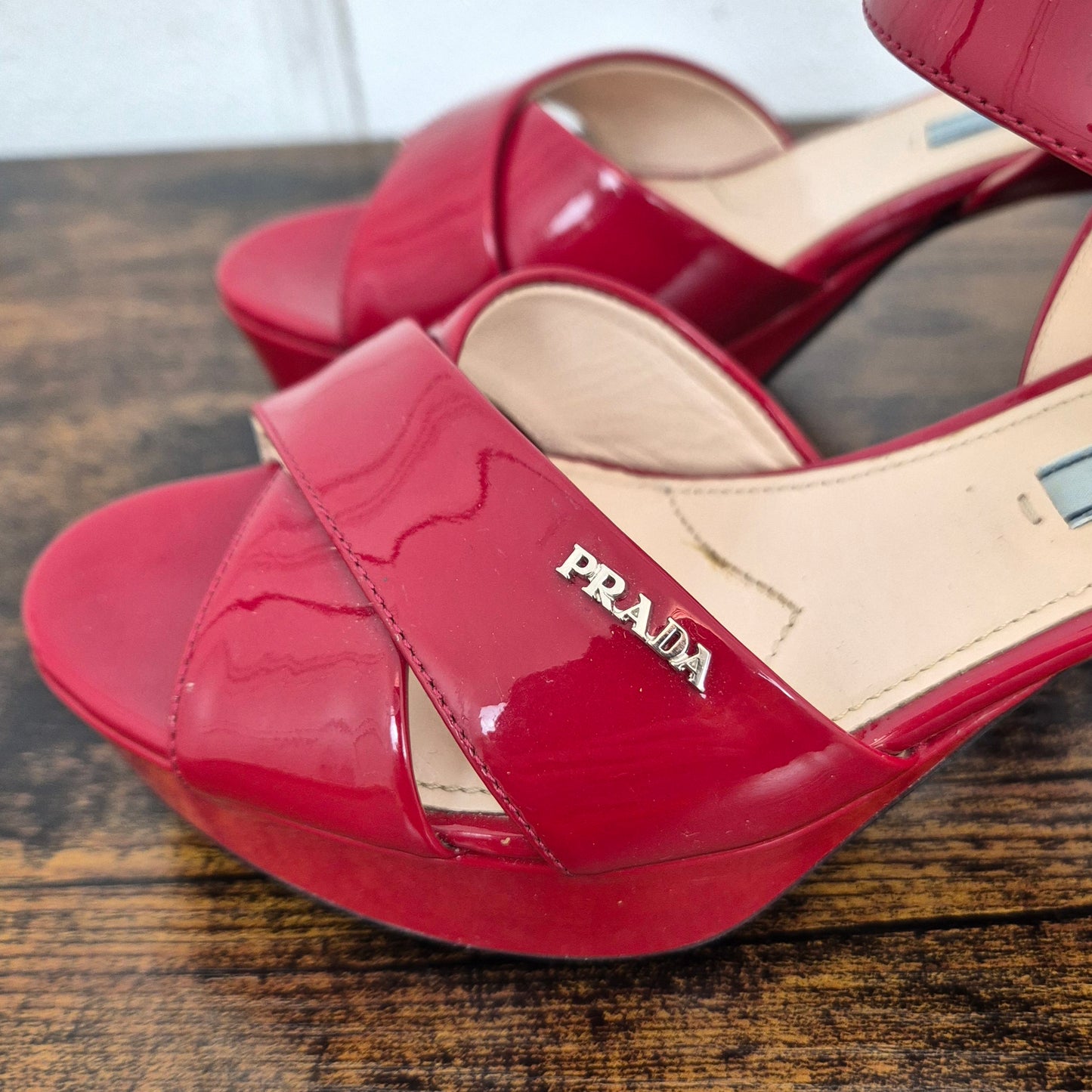 Prada | Sandali in vernice rossa nr.36