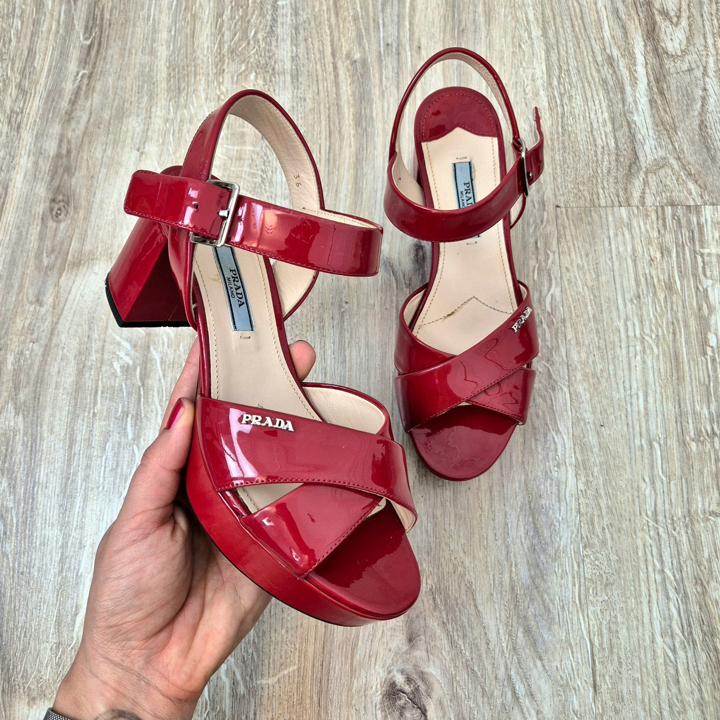 Prada | Sandali in vernice rossa nr.36