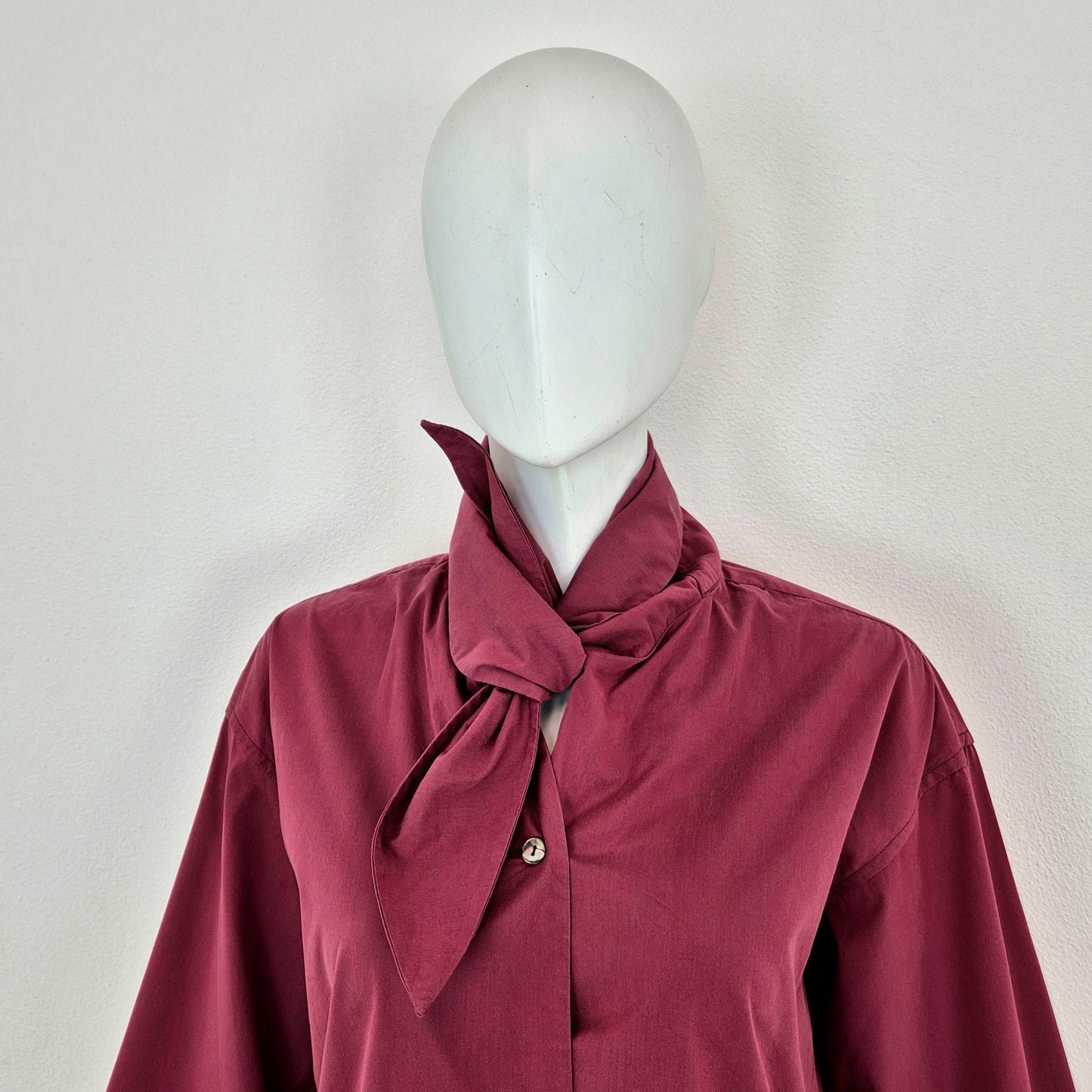 Romeo Gigli | Camicia rosso amaranto con fiocco 1989