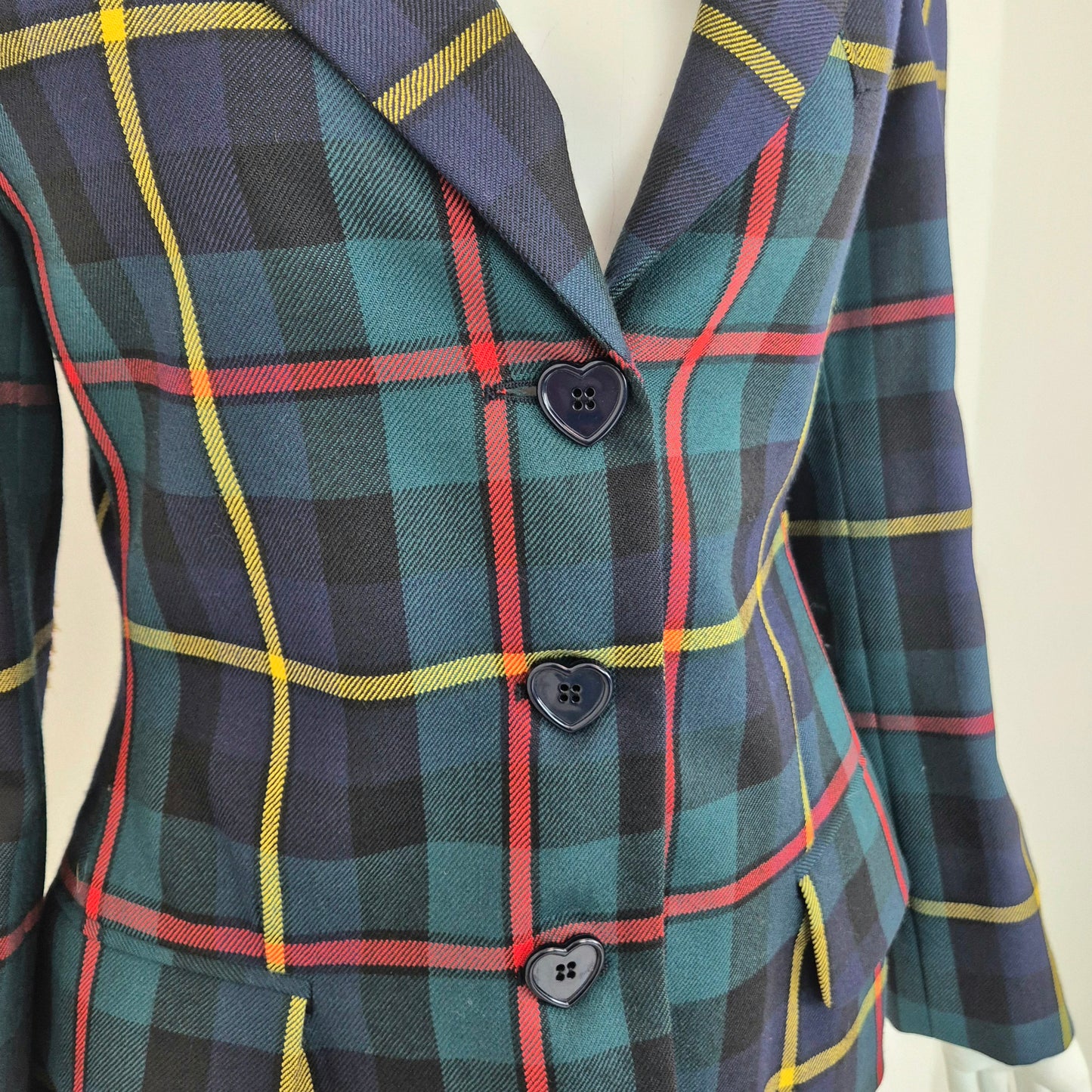 Moschino | Blazer tartan con toppe cuore