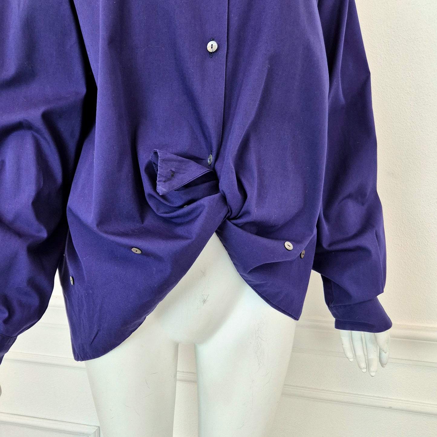 Romeo Gigli | Camicia in cotone indaco con bottoncini sul fondo 1990