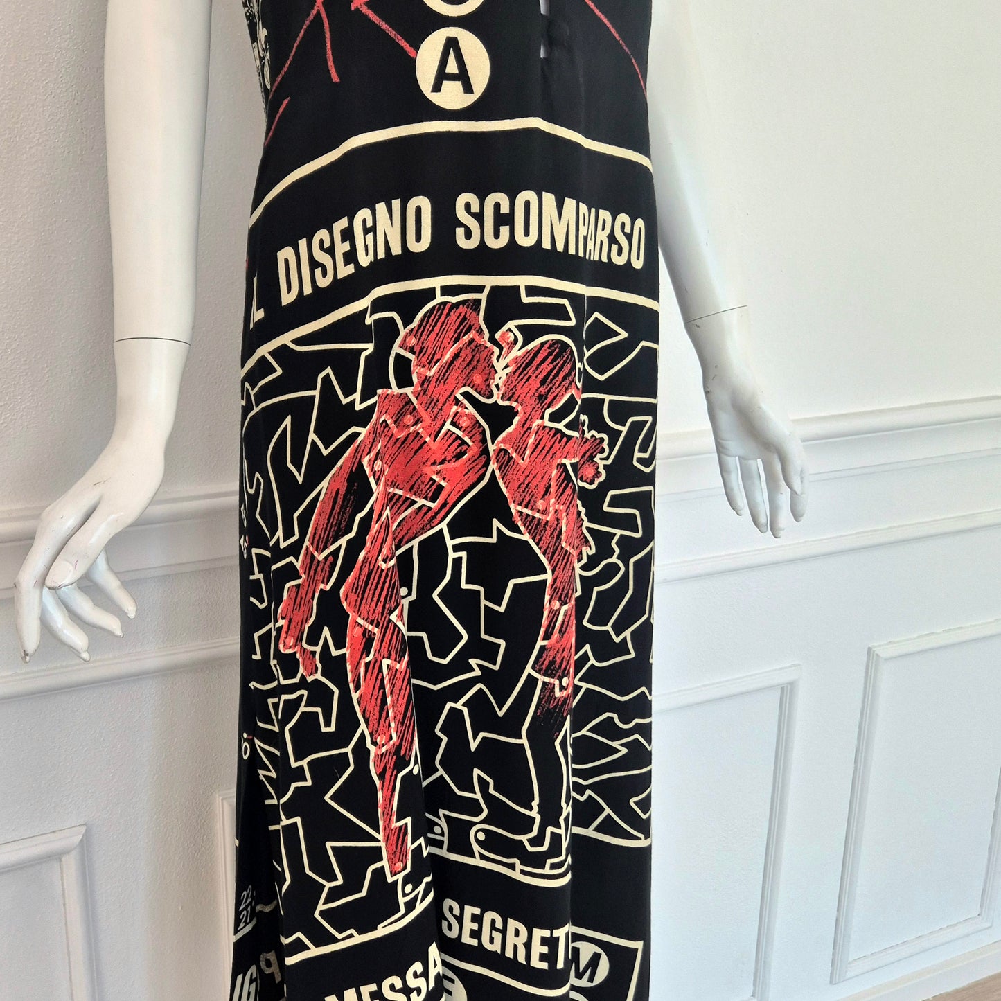 Moschino | Abito "disegno scomparso"- rebus - enigmistica