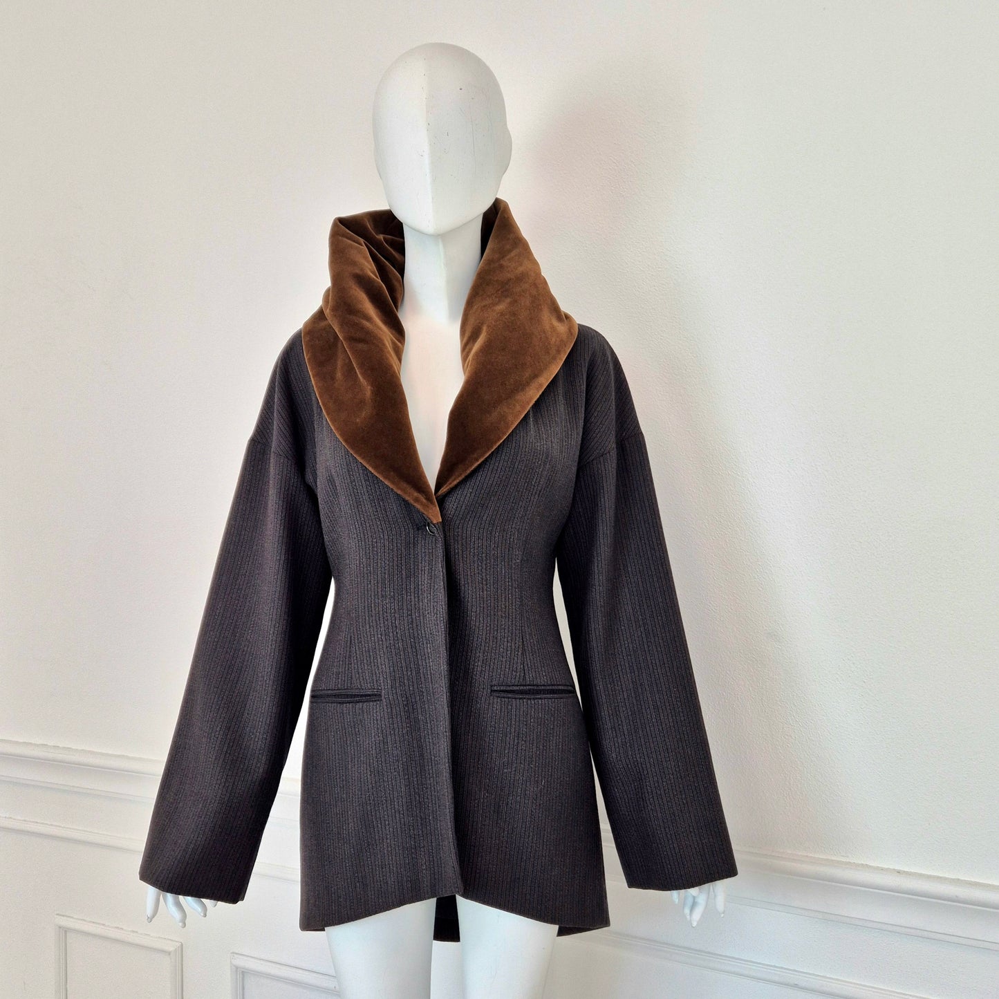 Romeo Gigli | Giacca in lana con collo in velluto marrone 1989