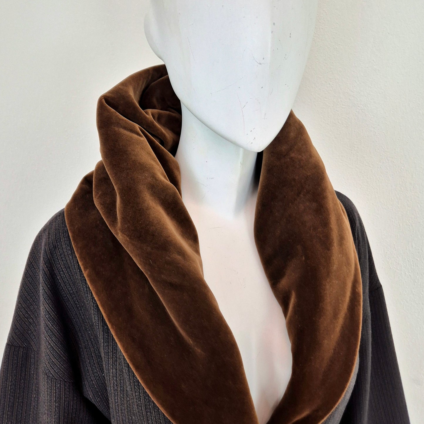 Romeo Gigli | Giacca in lana con collo in velluto marrone 1989