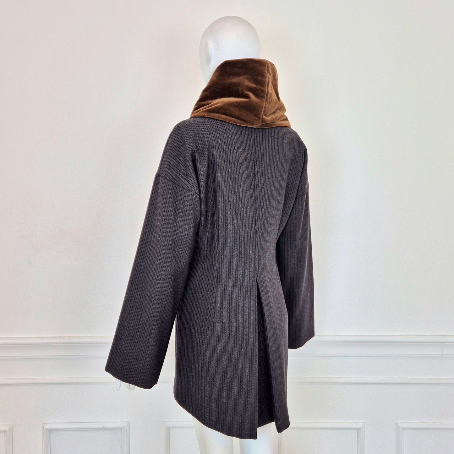 Romeo Gigli | Giacca in lana con collo in velluto marrone 1989