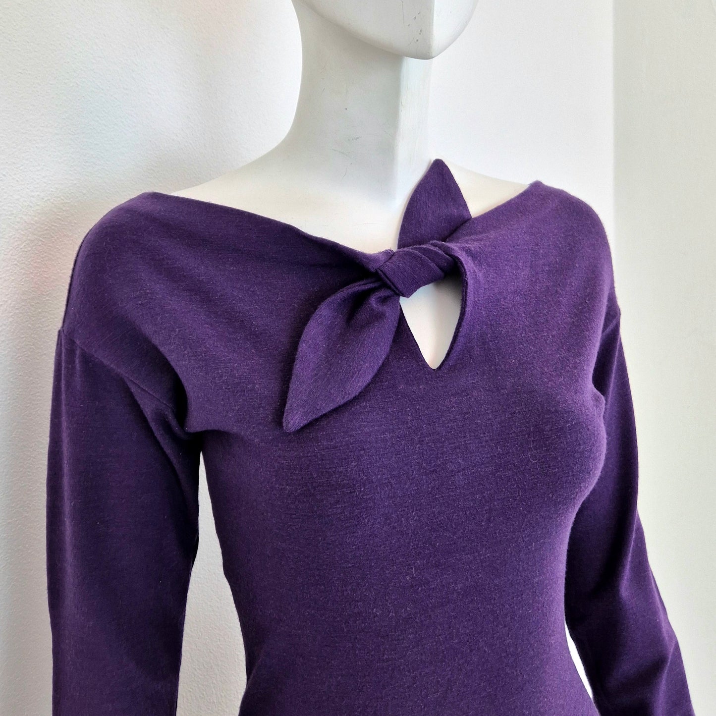 Romeo Gigli | Abito lungo viola con fiocco centrale