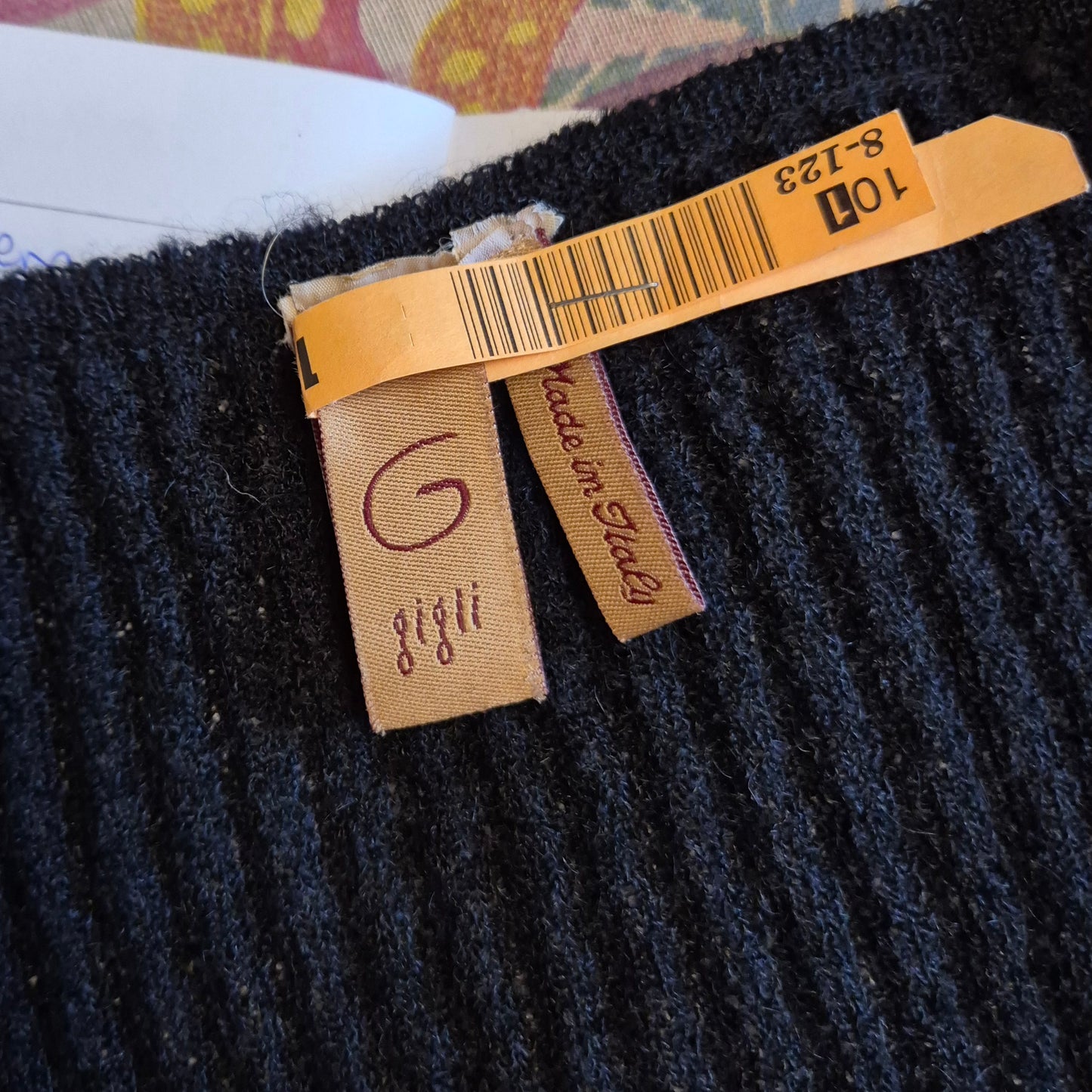 Romeo Gigli | Maglioncino nero scollo quadrato