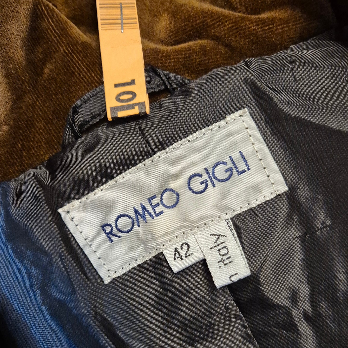 Romeo Gigli | Giacca in lana con collo in velluto marrone 1989