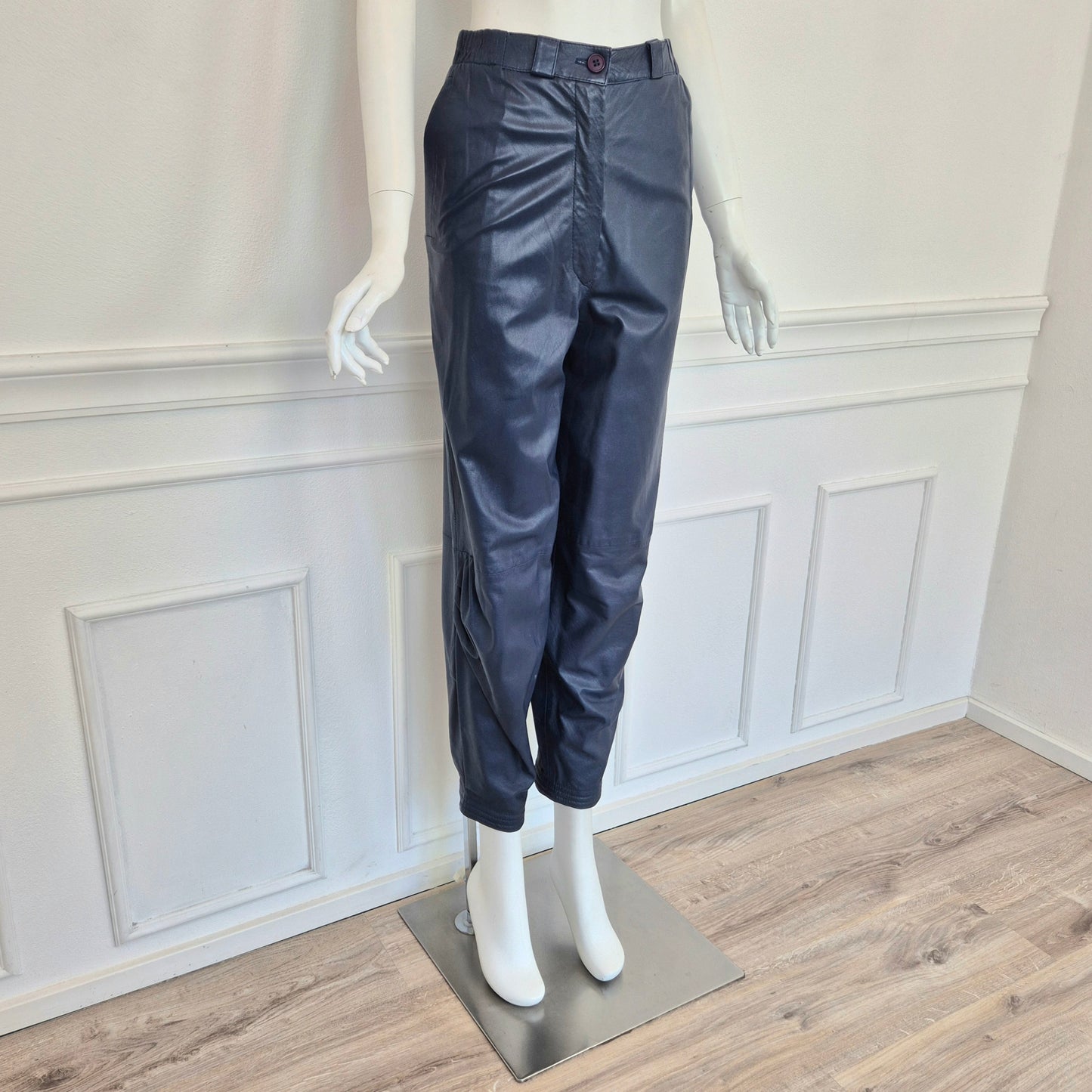 Pantaloni vintage pelle blu
