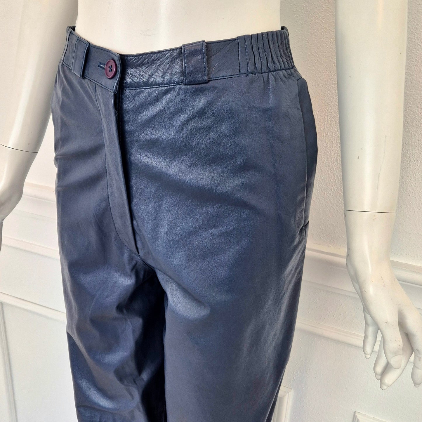 Pantaloni vintage pelle blu