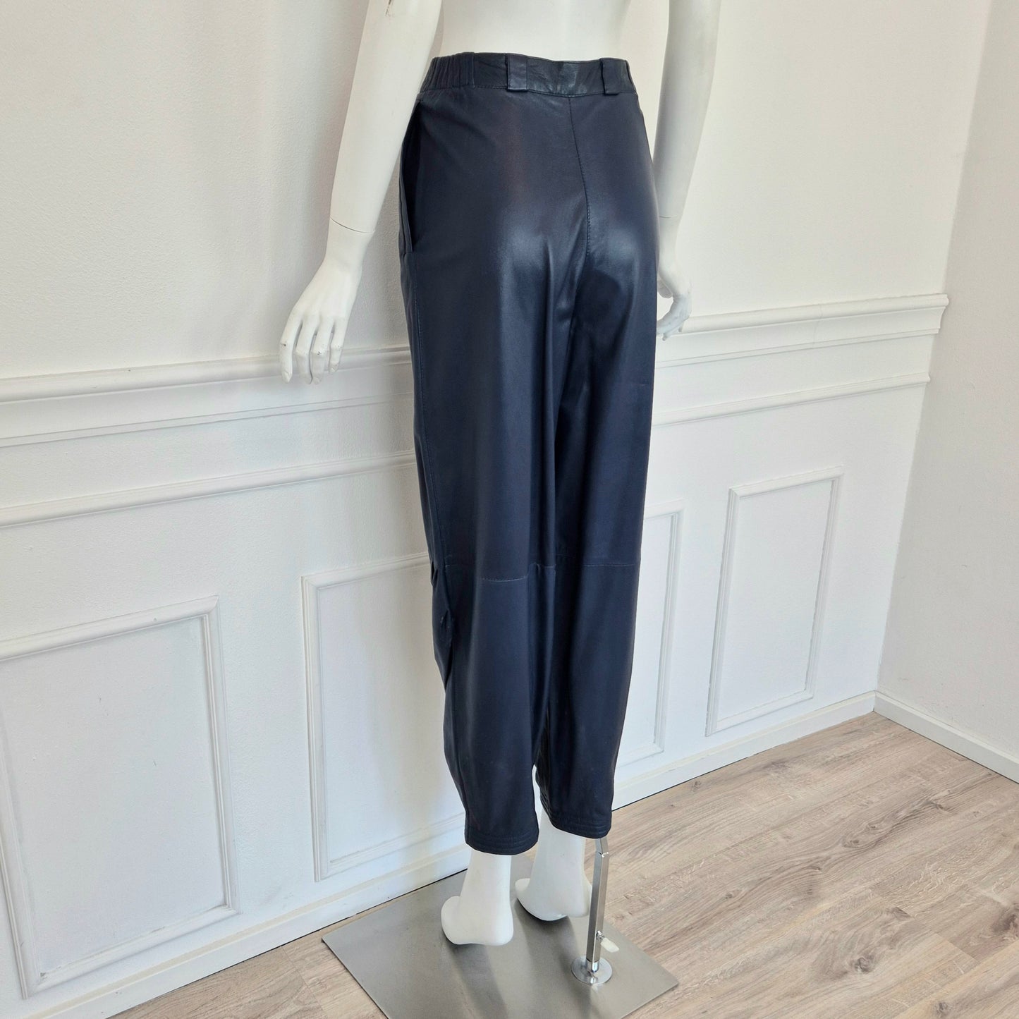 Pantaloni vintage pelle blu