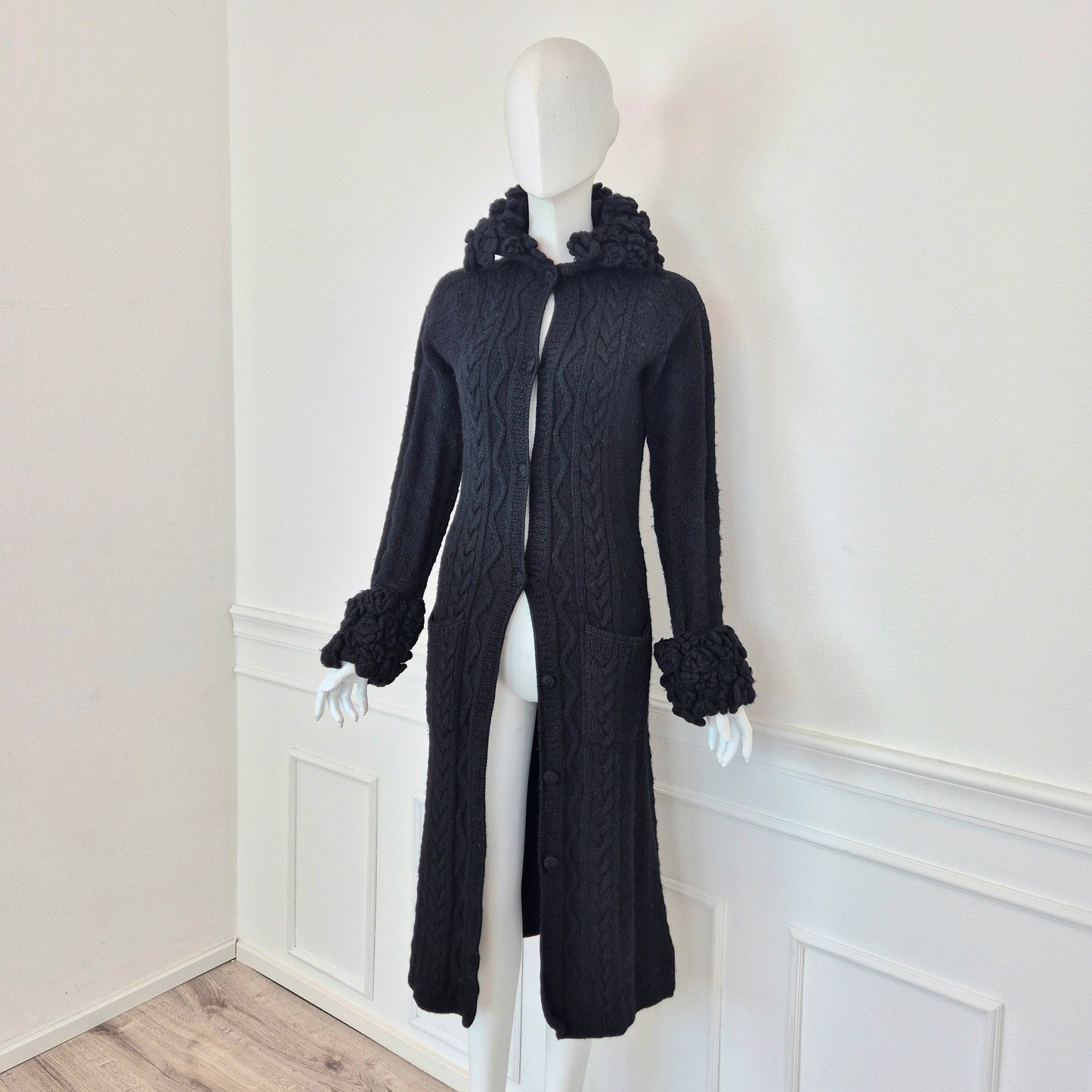 Moschino | Maxi Cardigan con fiori applicati su collo e polsi