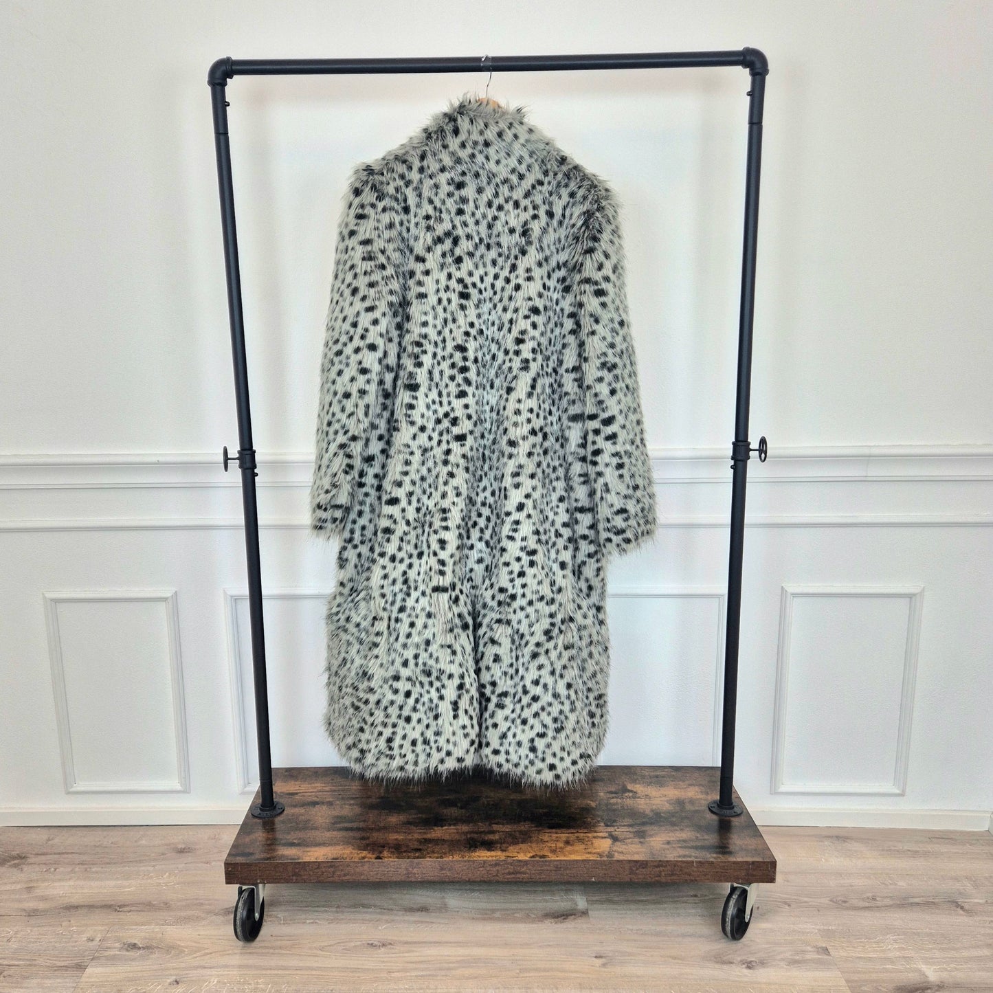 Too cool for fur | Ecopelliccia lunga animalier grigio