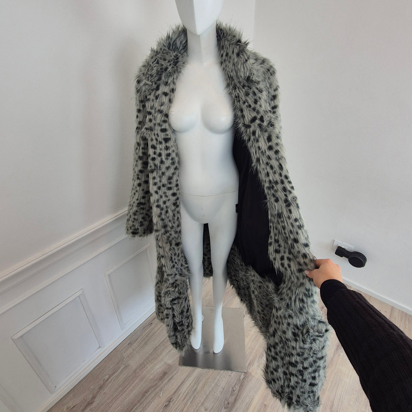 Too cool for fur | Ecopelliccia lunga animalier grigio