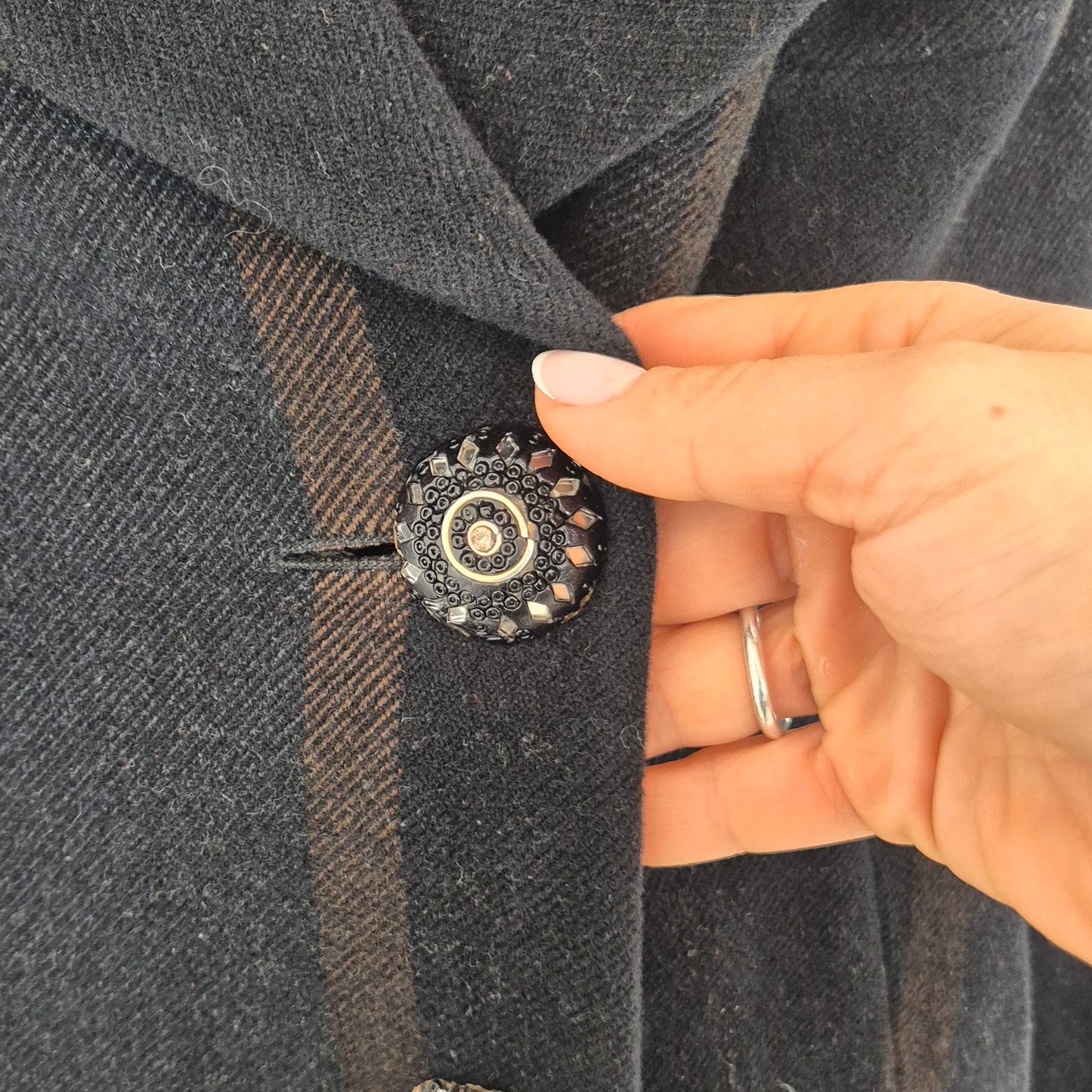 Romeo Gigli | Cappotto bottoni gioiello 1994