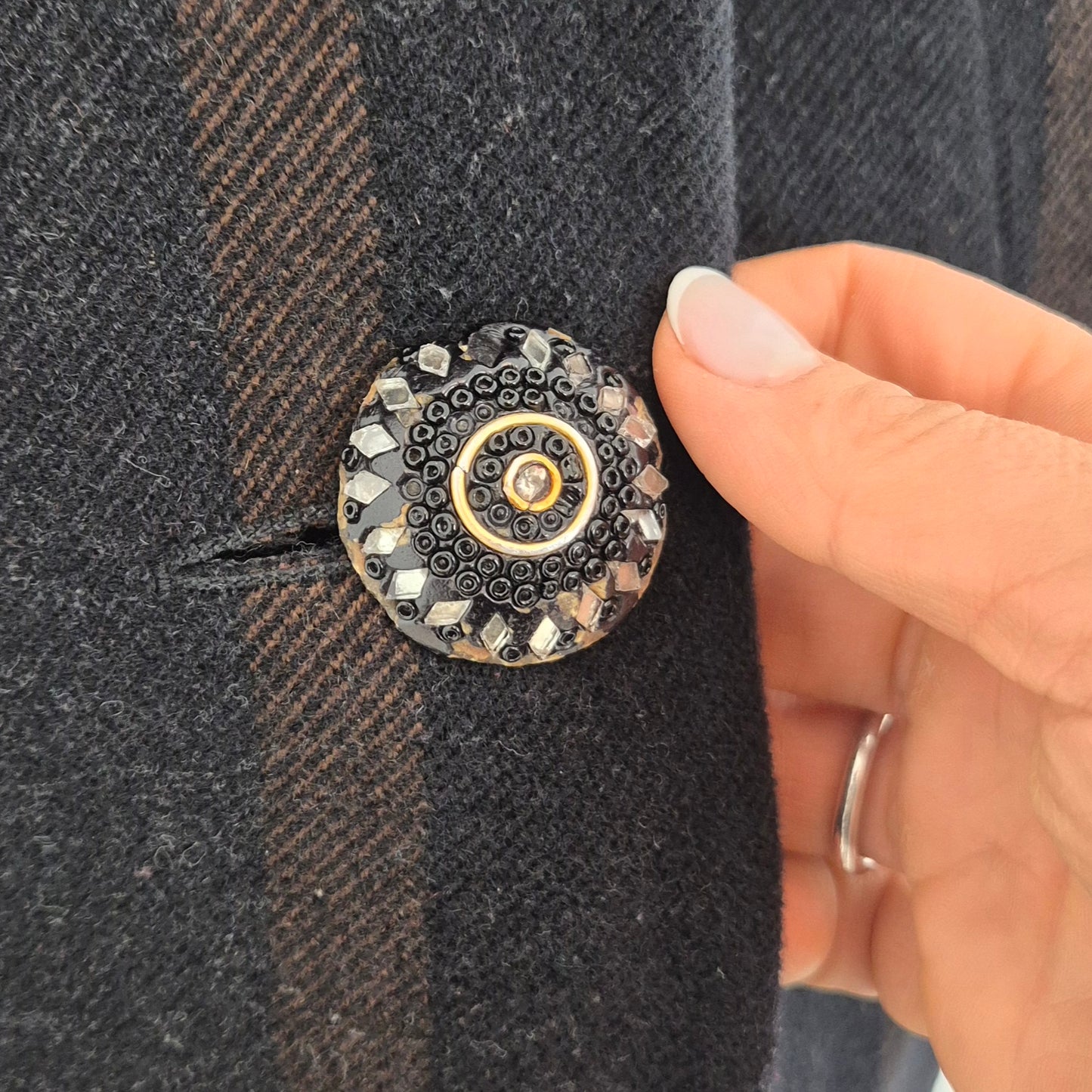 Romeo Gigli | Cappotto bottoni gioiello 1994