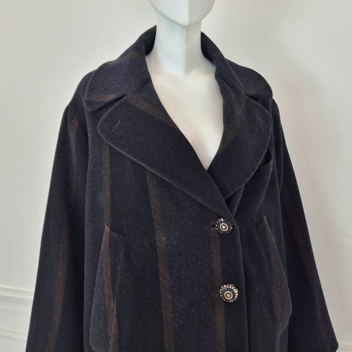 Romeo Gigli | Cappotto bottoni gioiello 1994