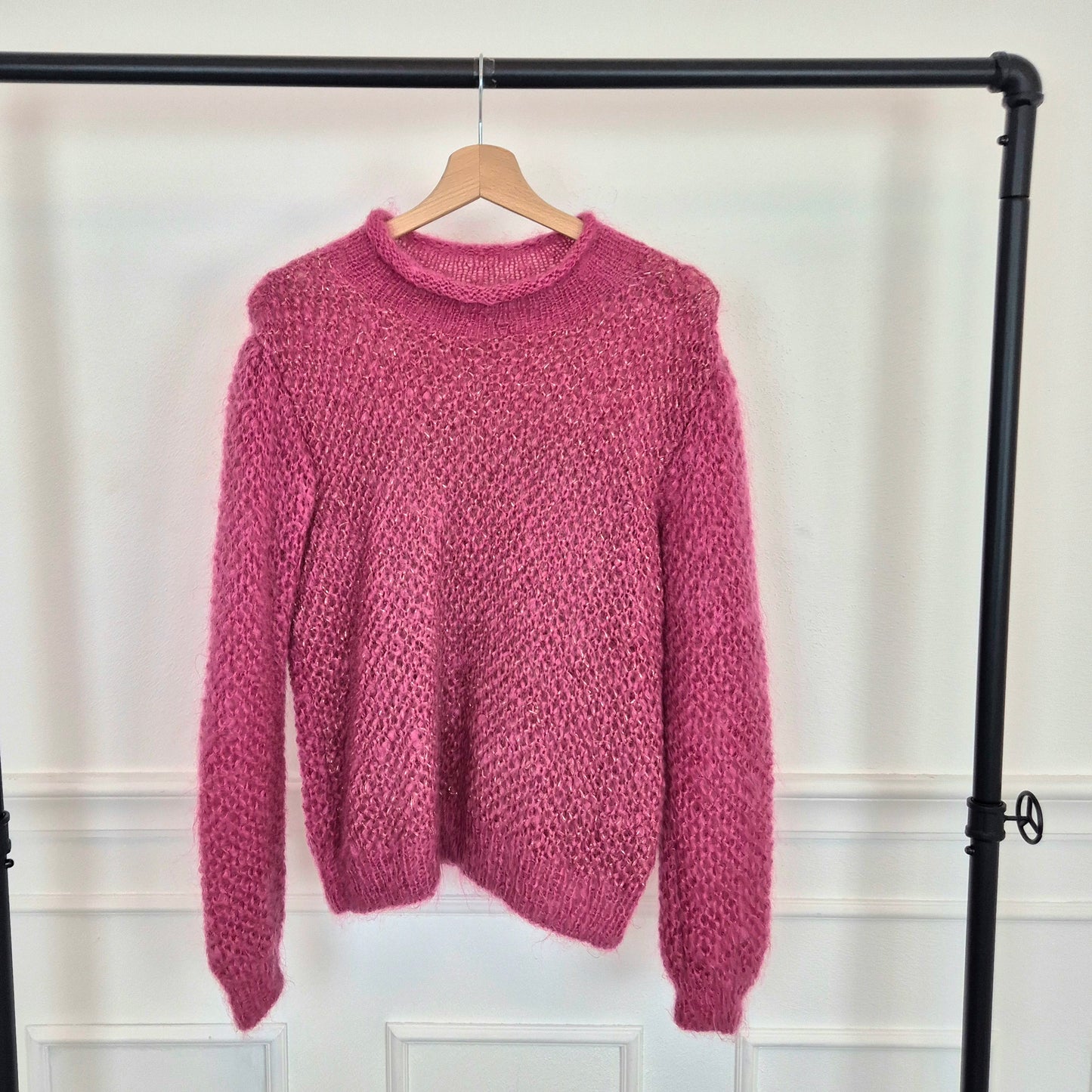 Maglione vintage rosa con filo lurex oro