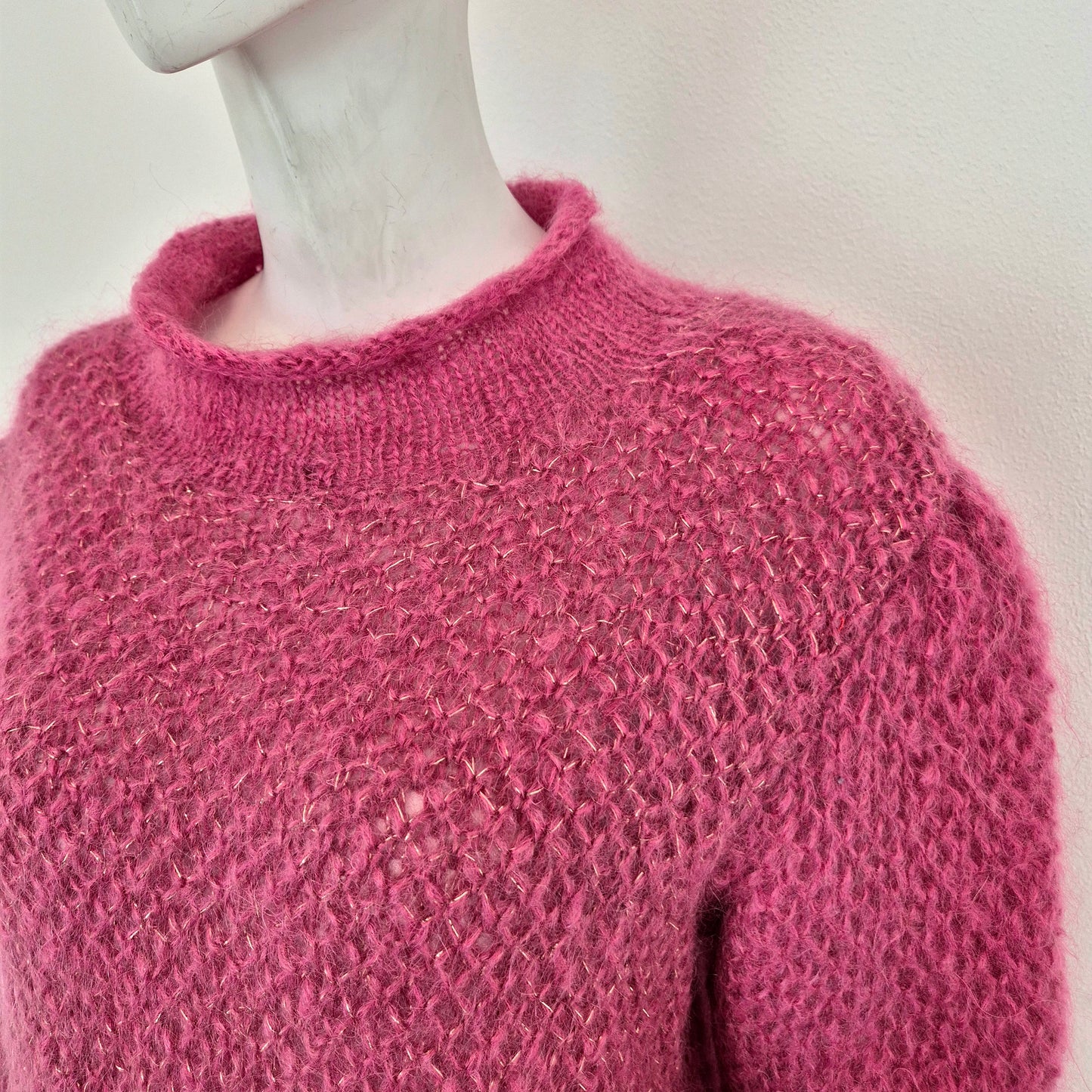 Maglione vintage rosa con filo lurex oro