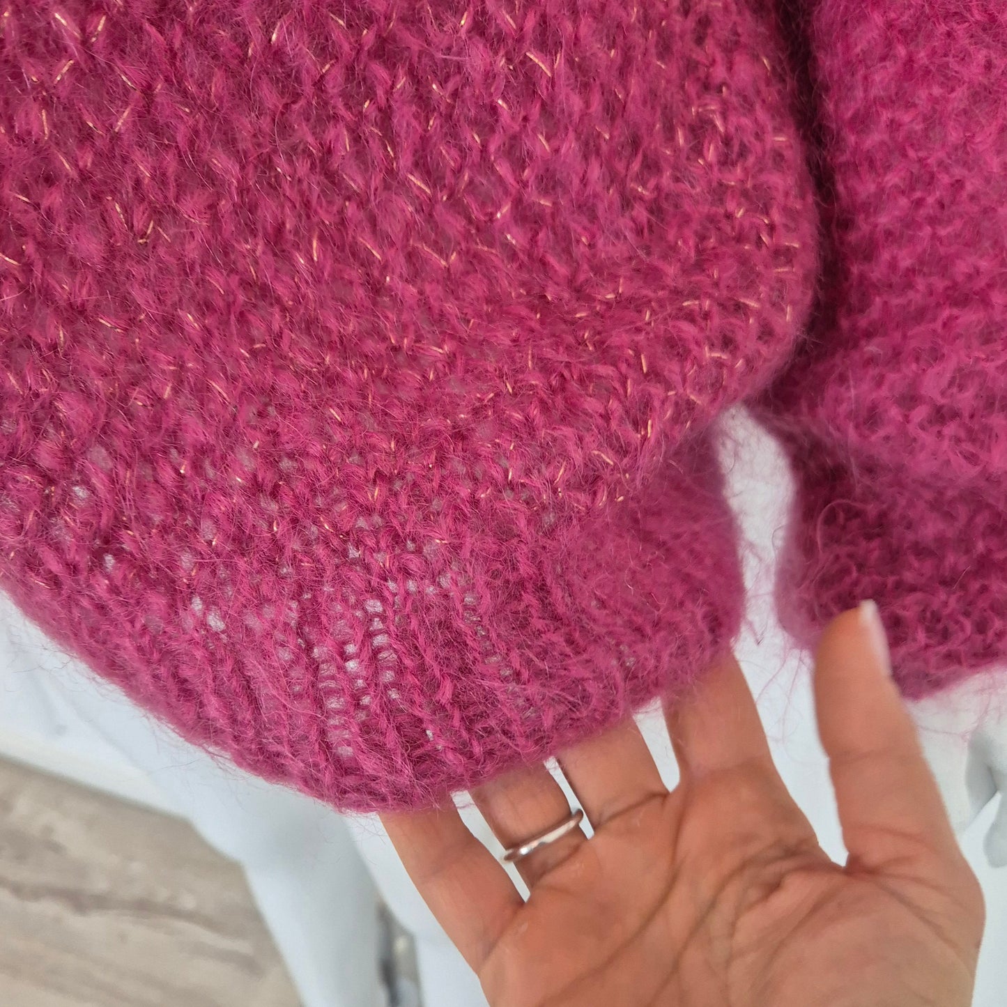 Maglione vintage rosa con filo lurex oro