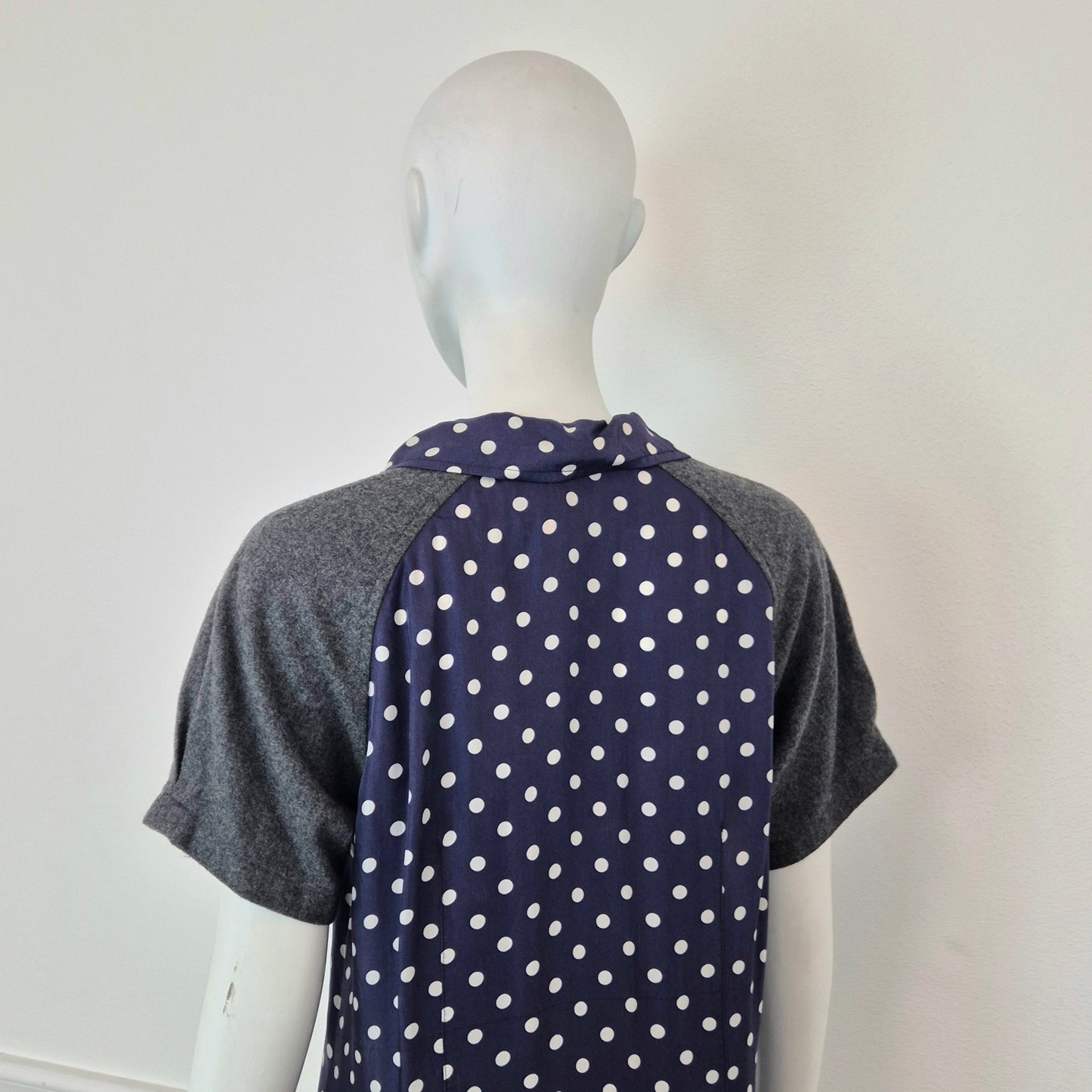 Comme des Garçons | Abito blu pois con maniche in lana