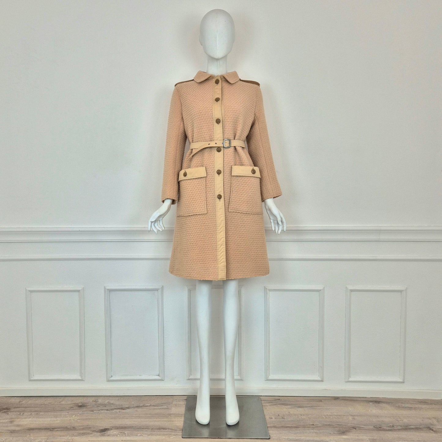 Courreges | Cappottino beige con cintura