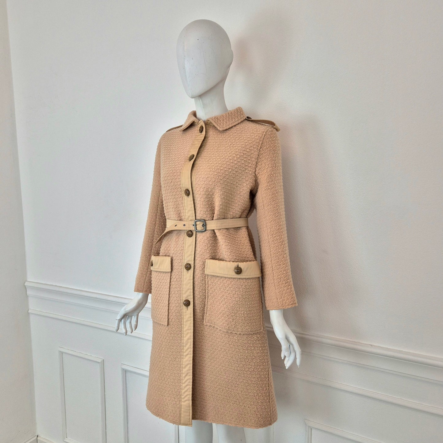 Courreges | Cappottino beige con cintura