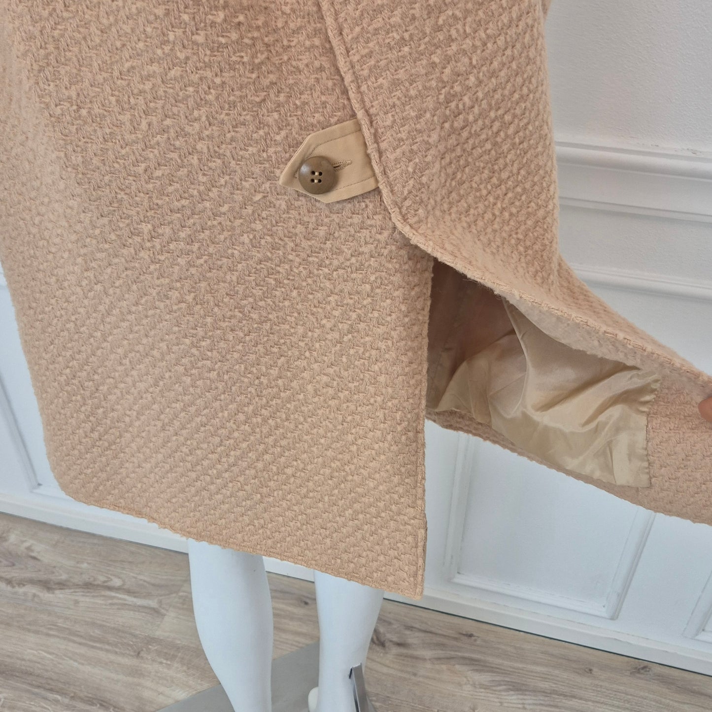 Courreges | Cappottino beige con cintura