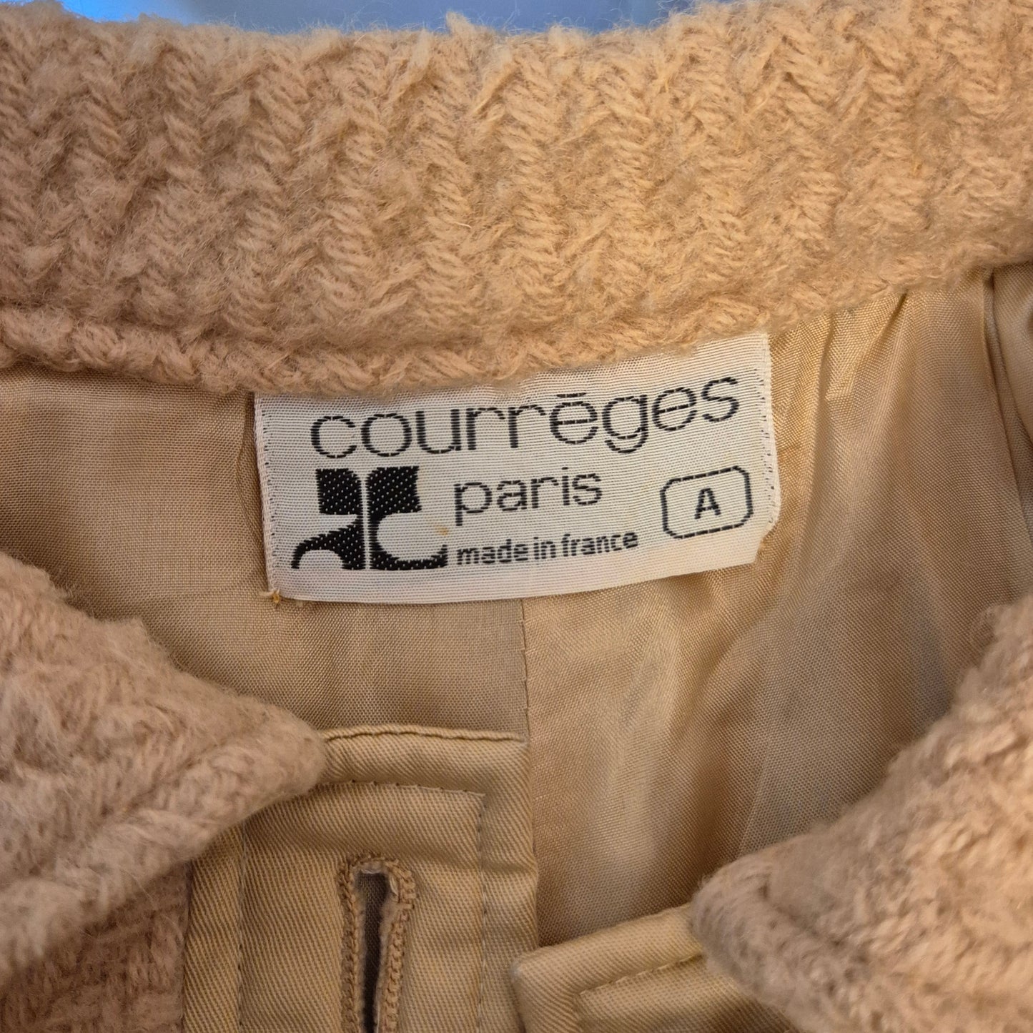 Courreges | Cappottino beige con cintura