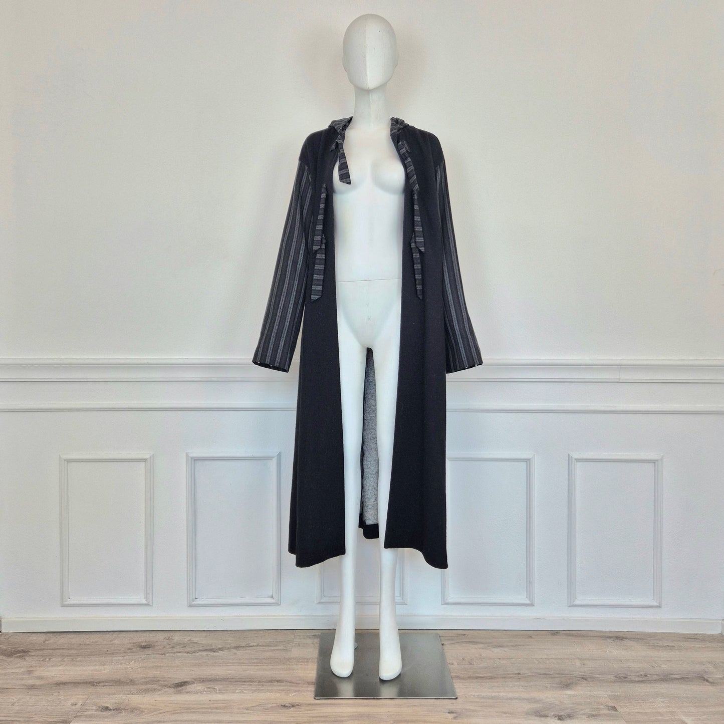 Romeo Gigli | Cappotto lungo con fiocchi e cappuccio