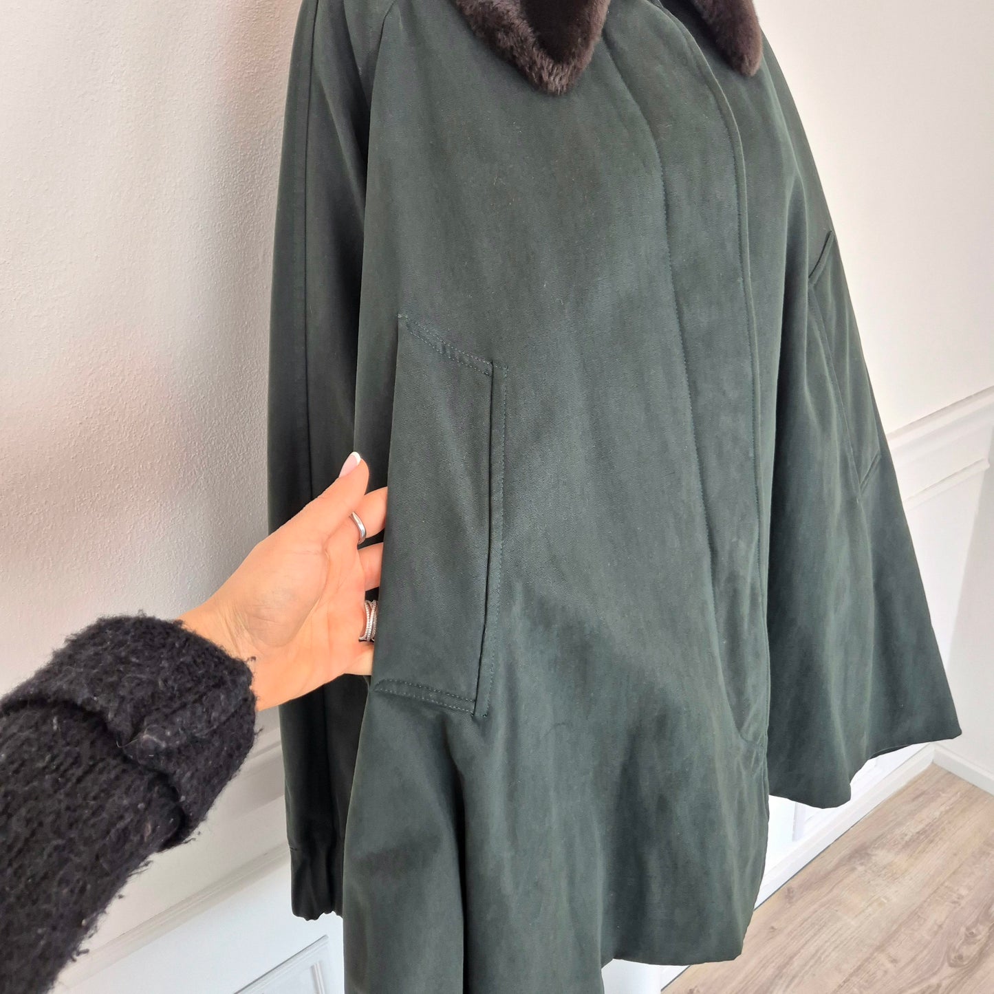 Romeo Gigli | Giaccone verde con interno scozzese e collo in pelo