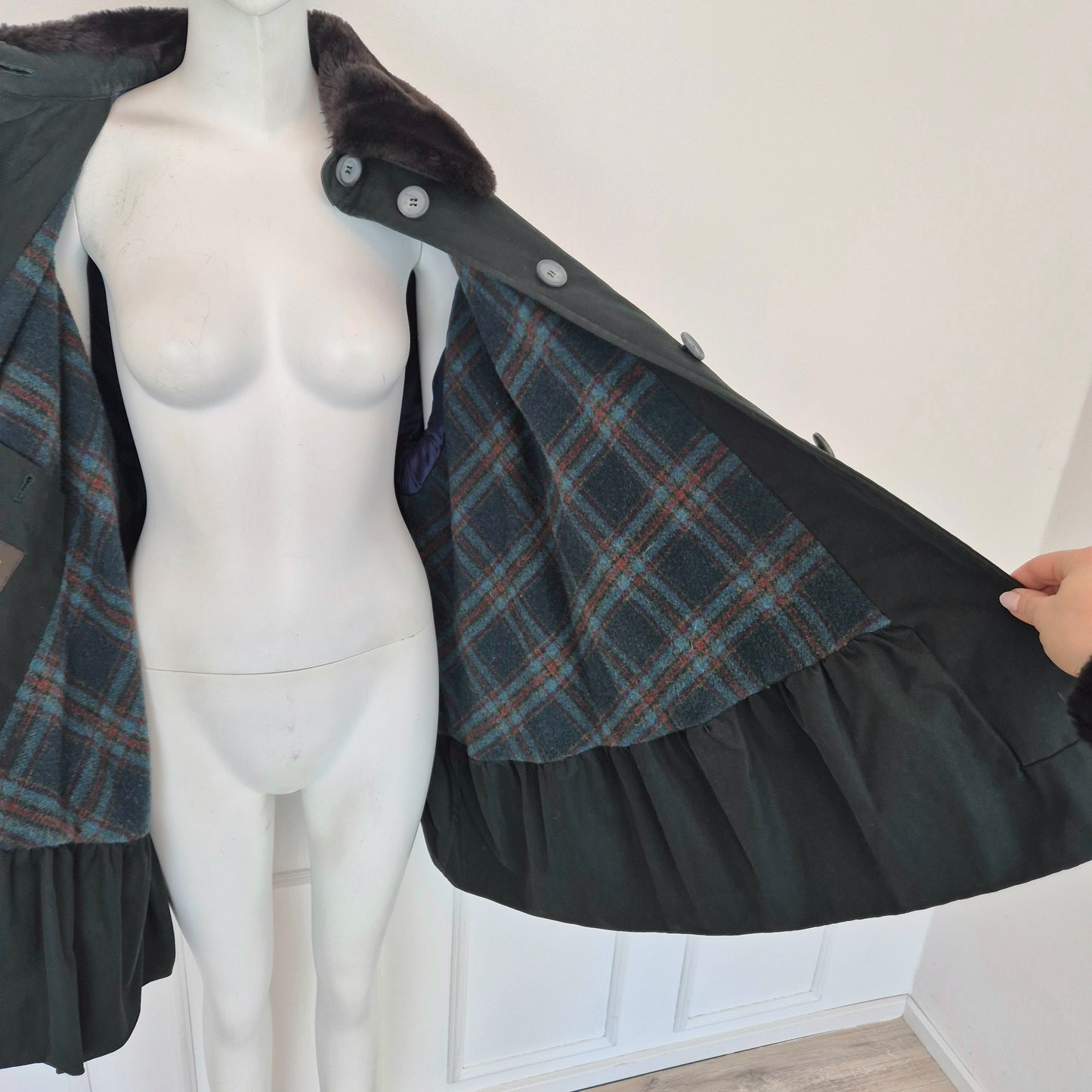 Romeo Gigli | Giaccone verde con interno scozzese e collo in pelo