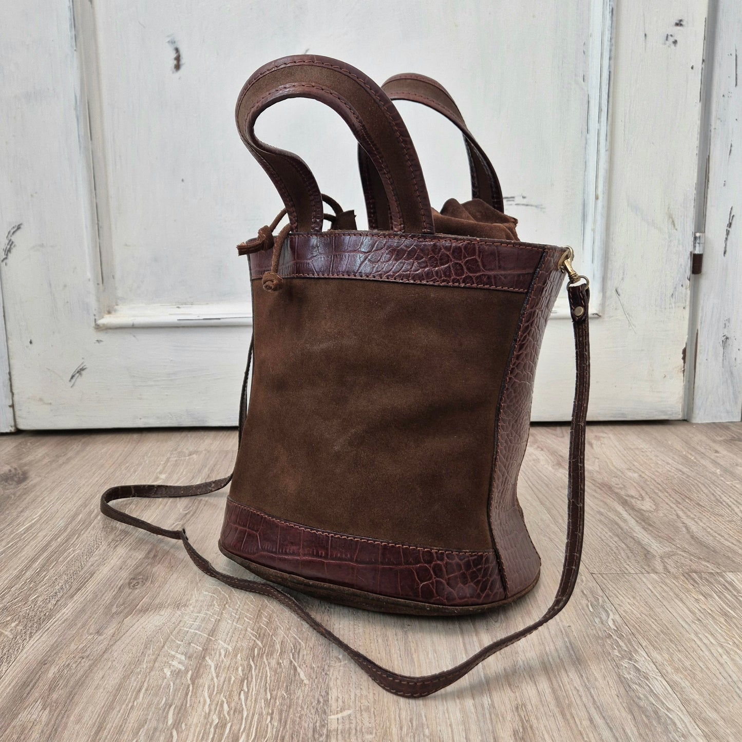 Moschino | Borsa secchiello "Ape regina"