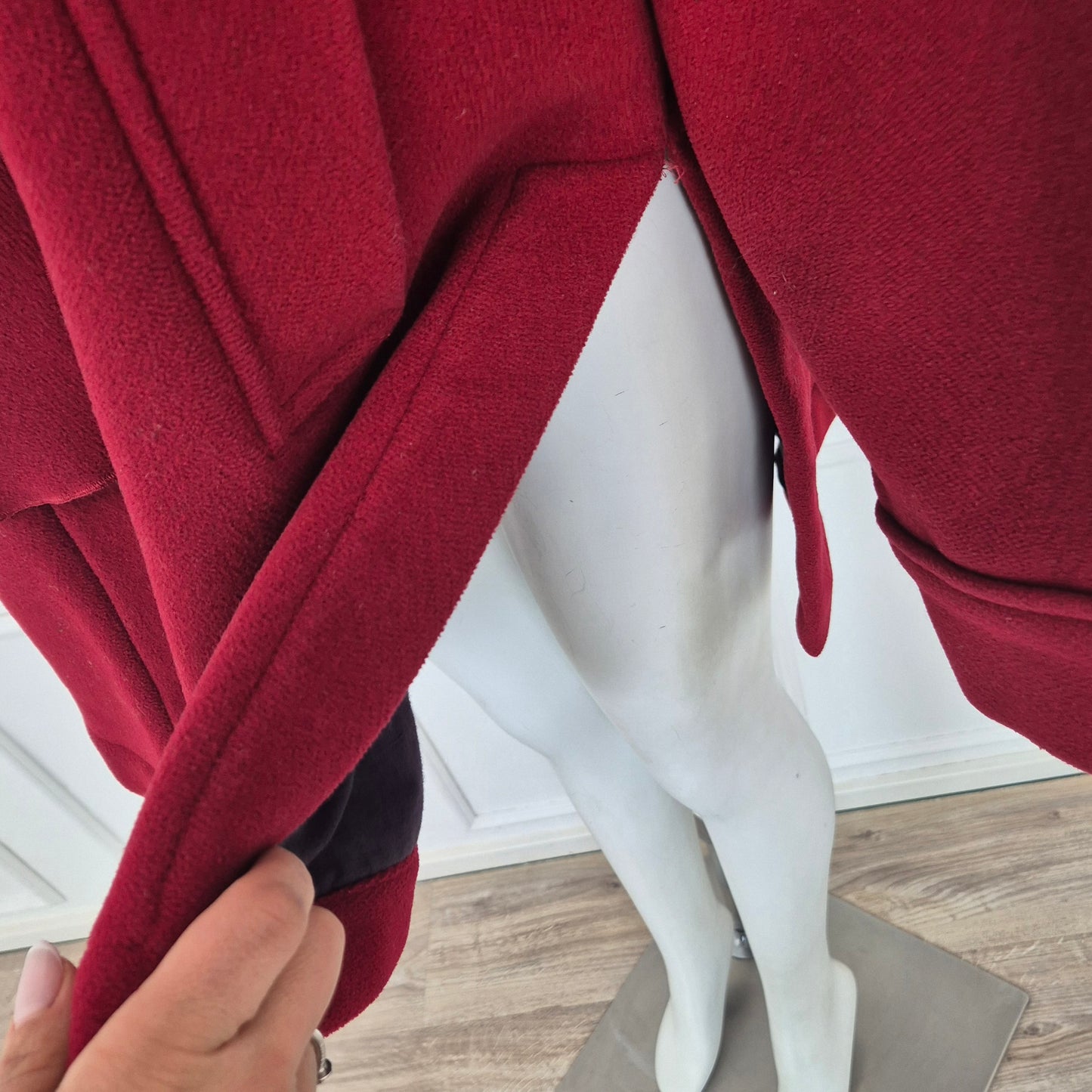 Romeo Gigli | Giaccone rosso con fiocchi e collo in ecopelliccia