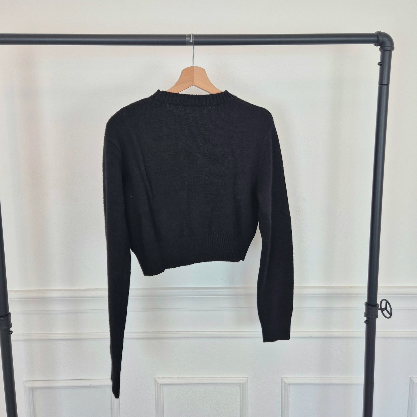 Miu Miu | Maglione nero cropped con logo