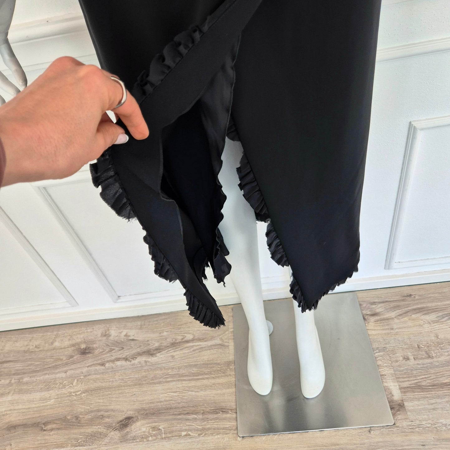 Rossella Jardini | Abito nero scollo a V