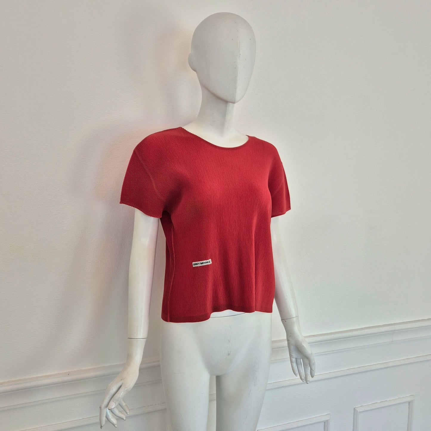 Issey Miyake | T shirt rossa plissettata