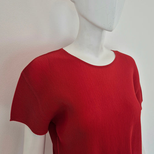 Issey Miyake | T shirt rossa plissettata